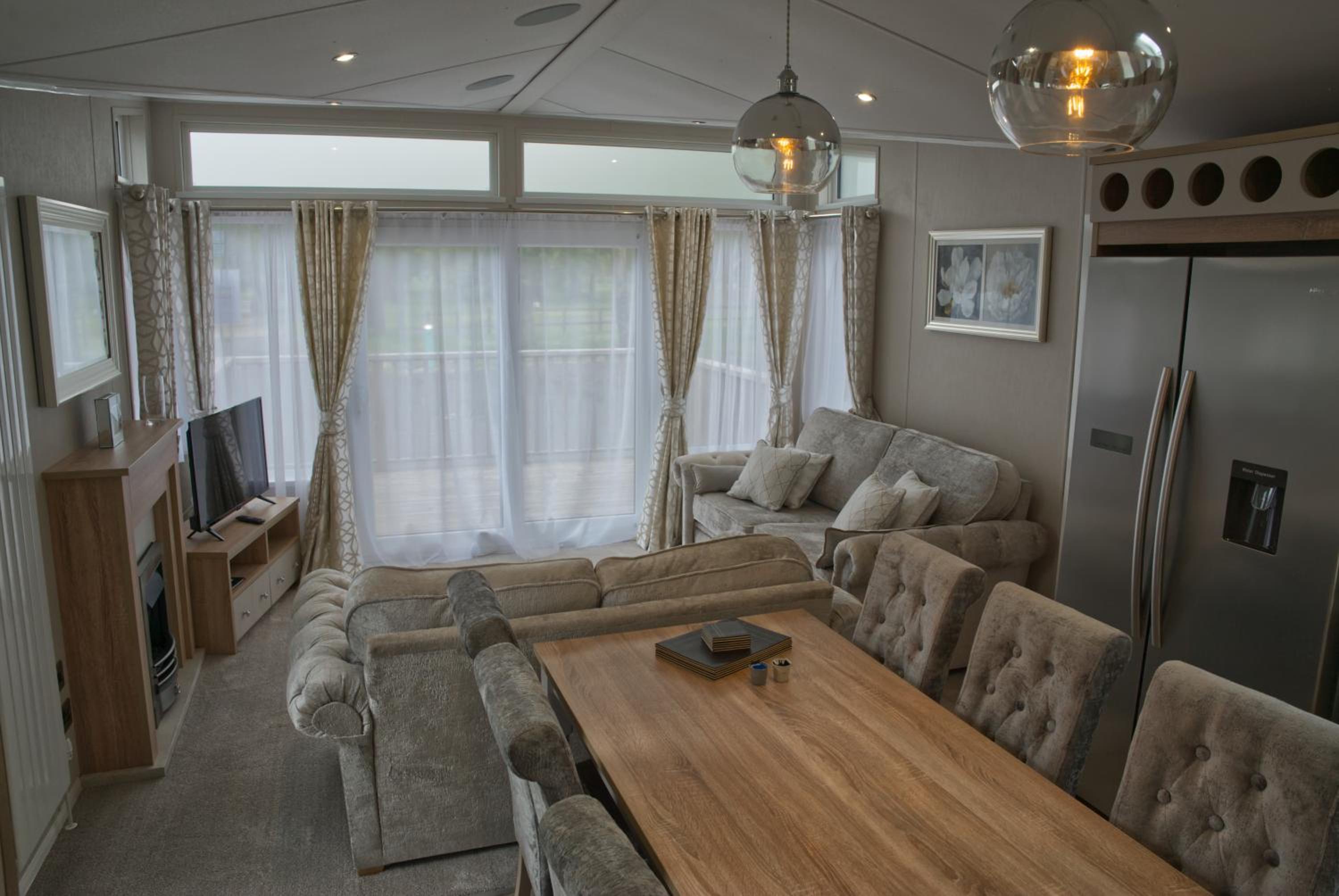 Mobile Home photo 3