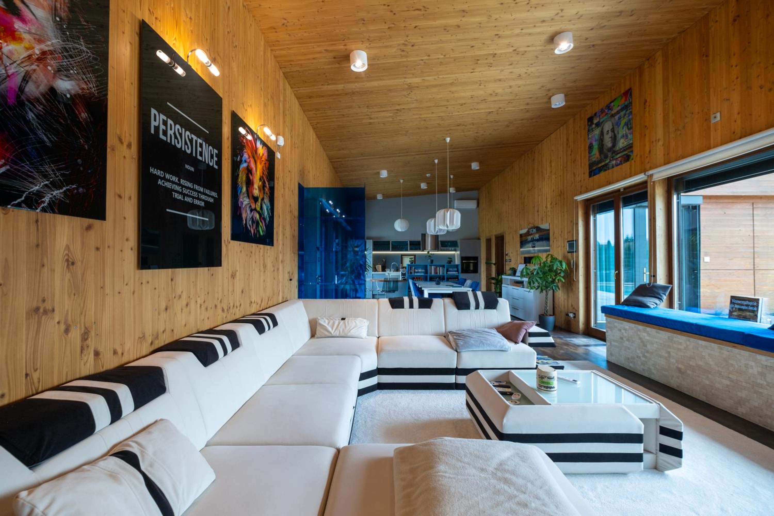 Three-Bedroom Villa photo 3