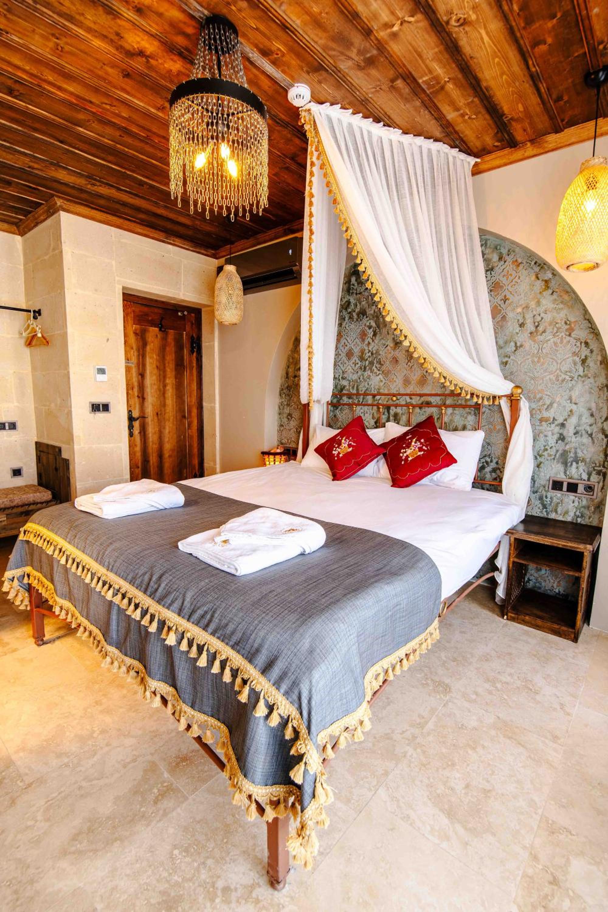 Deluxe Double Room with Jacuzzi  photo 1
