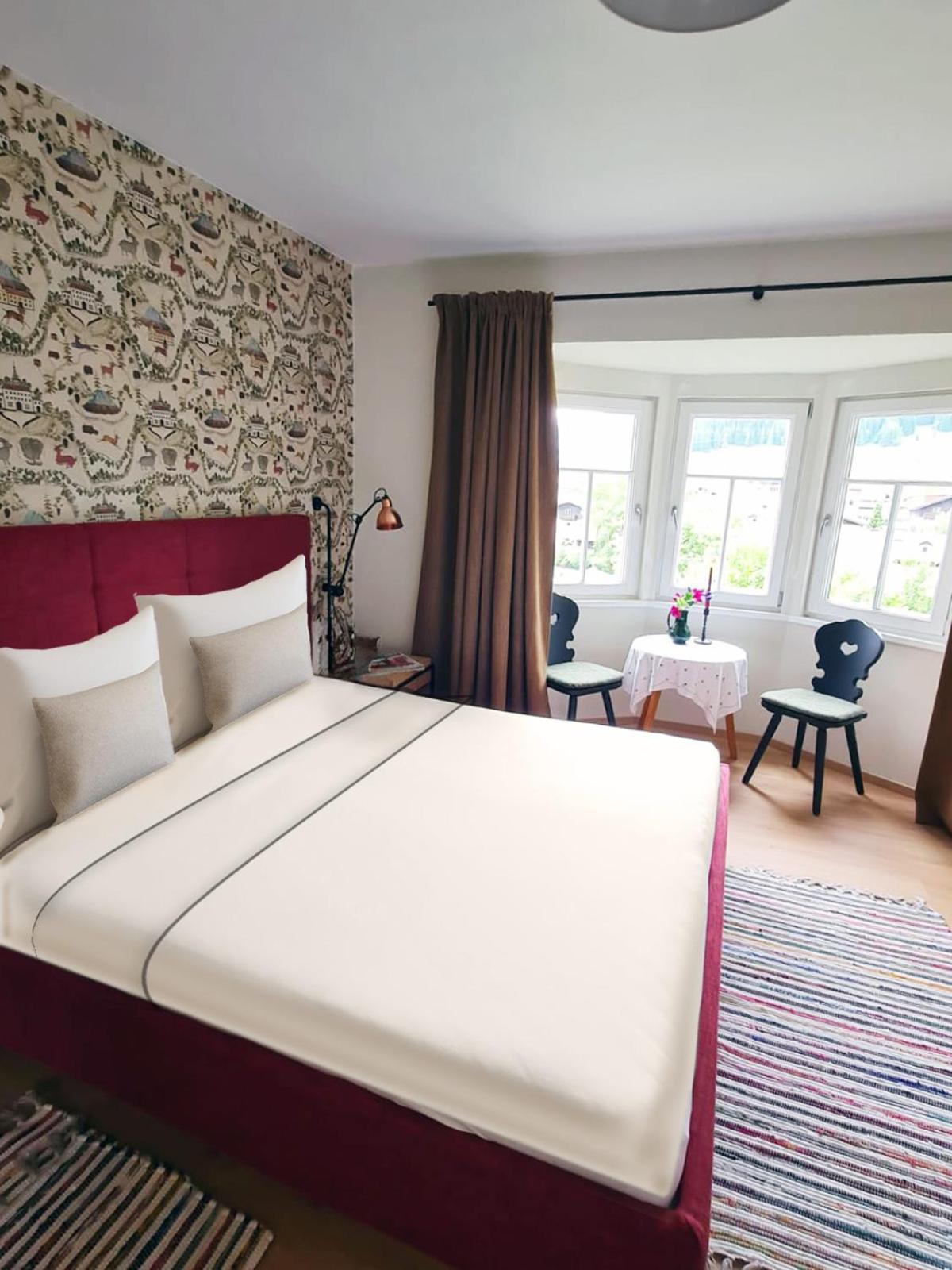 Three-Bedroom Apartment with Mountain View photo 1