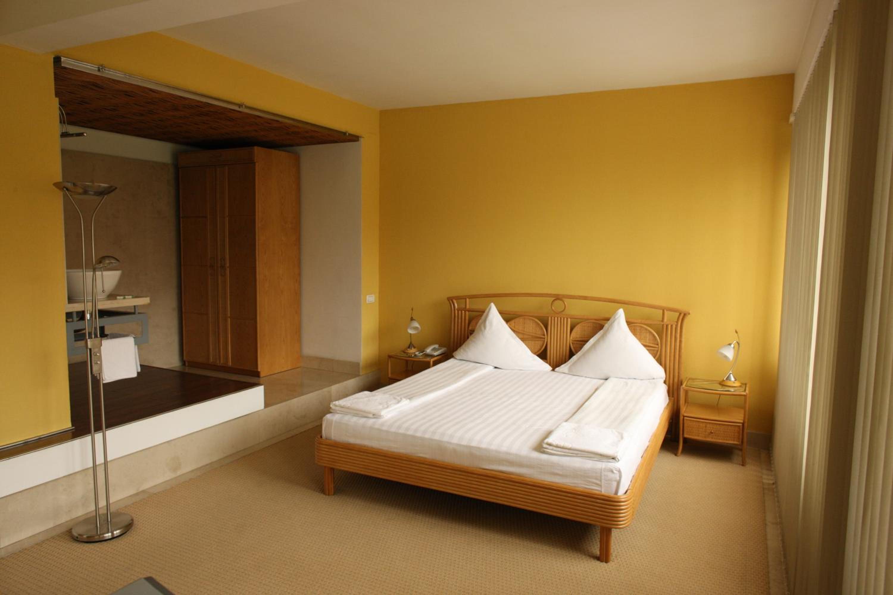 Suite with Spa Bath photo 1