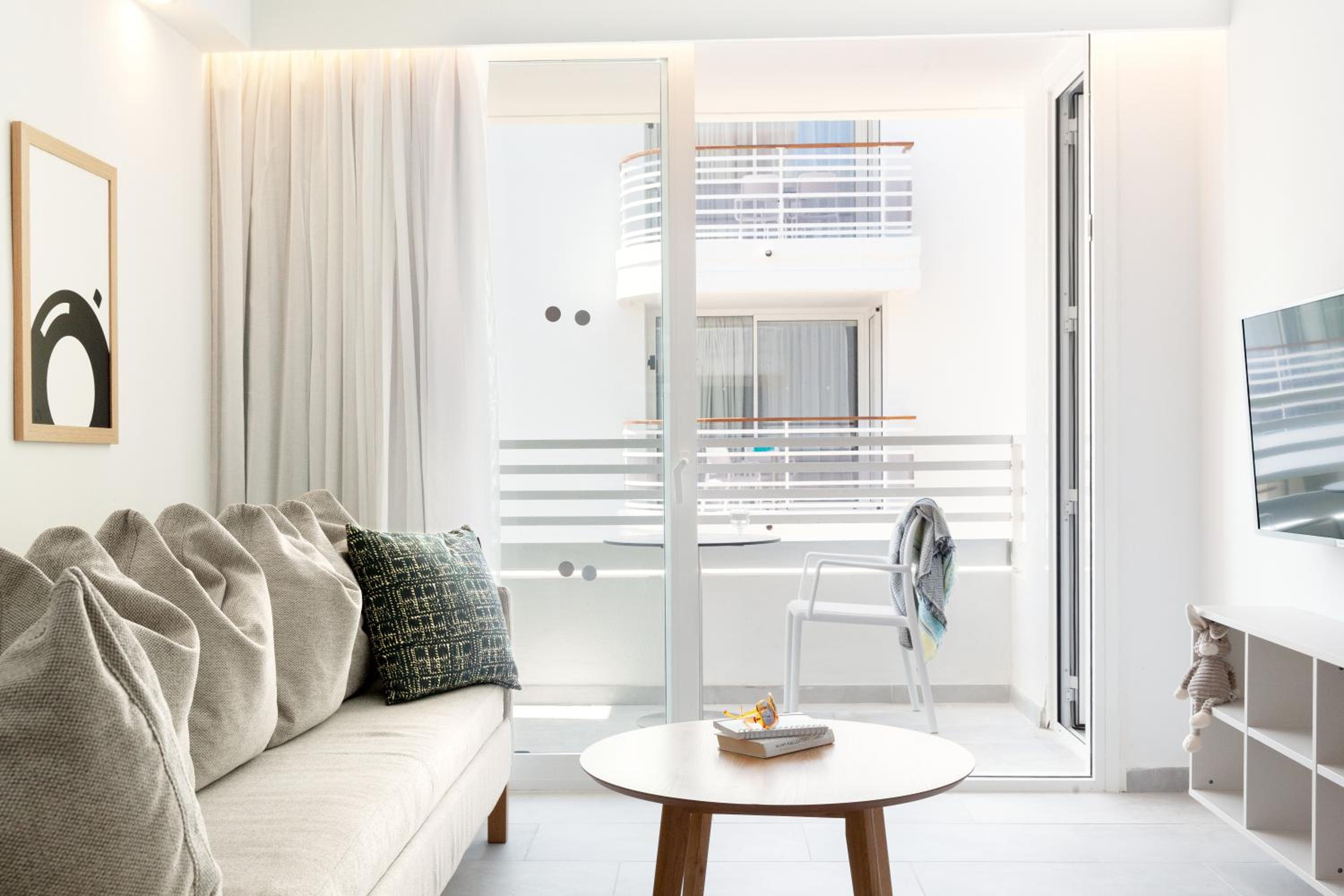 One-Bedroom Apartment with Balcony