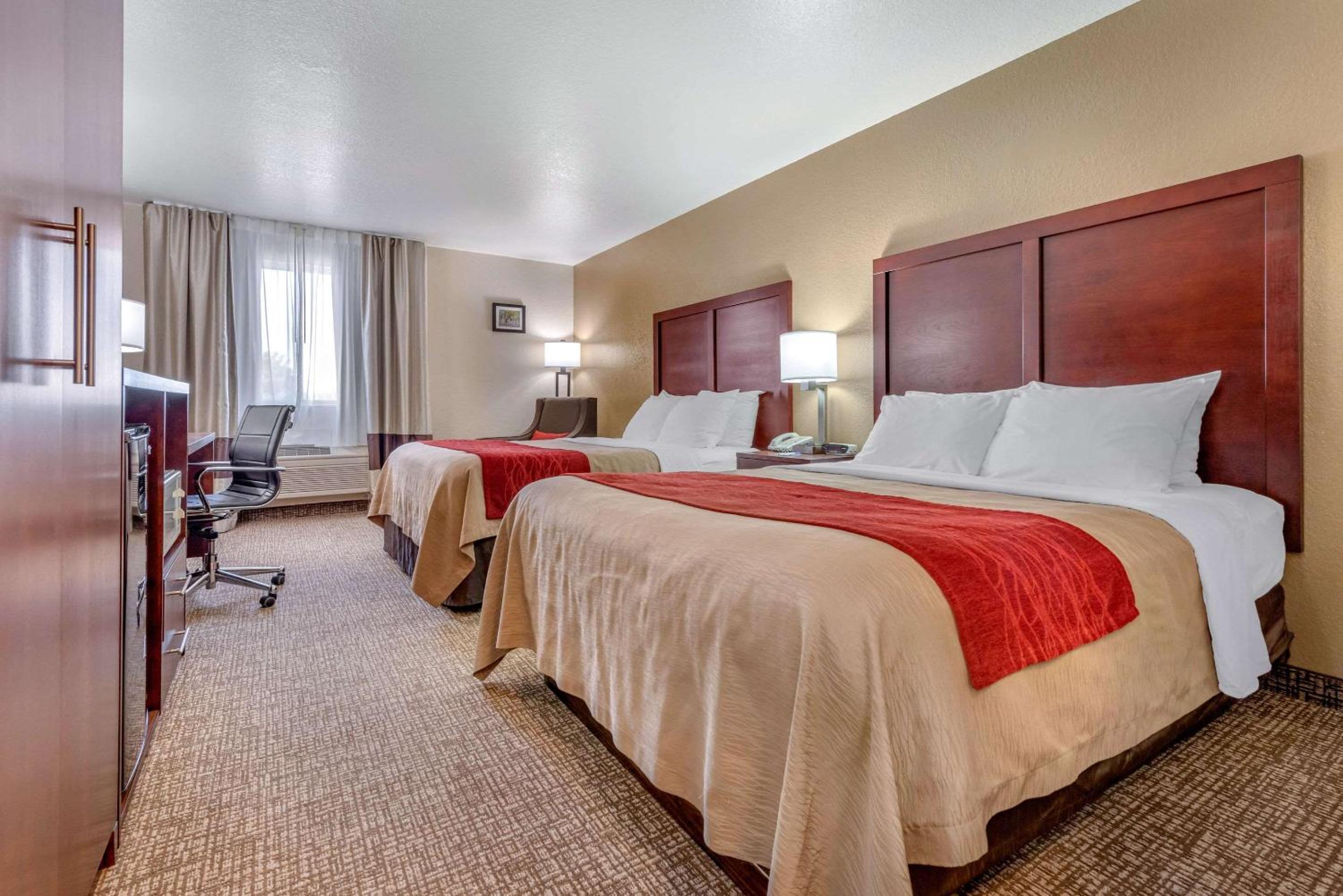 Queen Room with Two Queen Beds - Photo 1