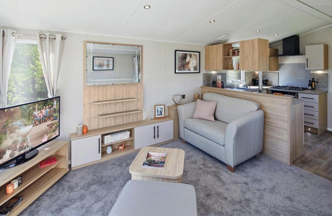 Mobile Home photo 1