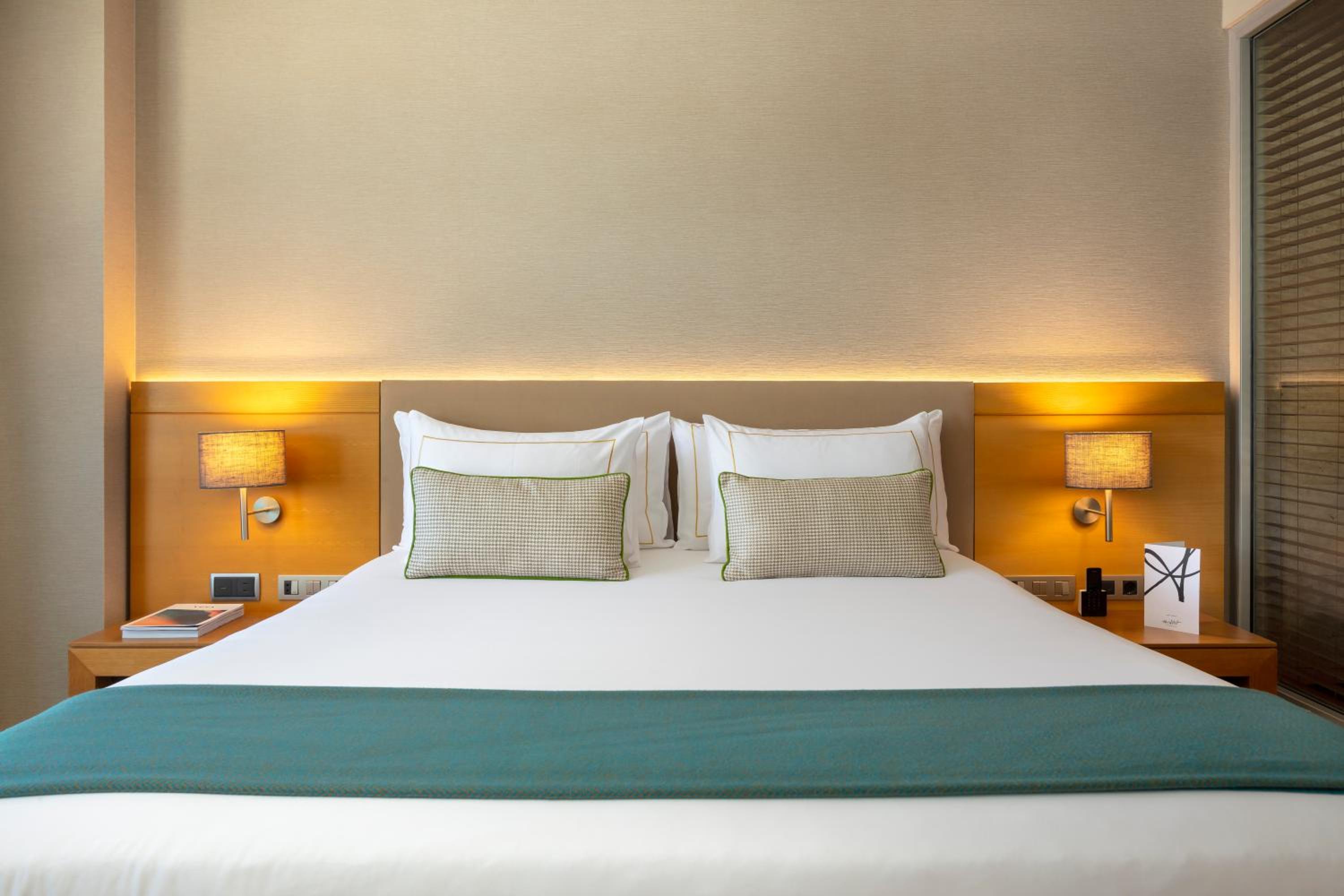 Premium Double or Twin Room with Guggenheim Views - Photo 3