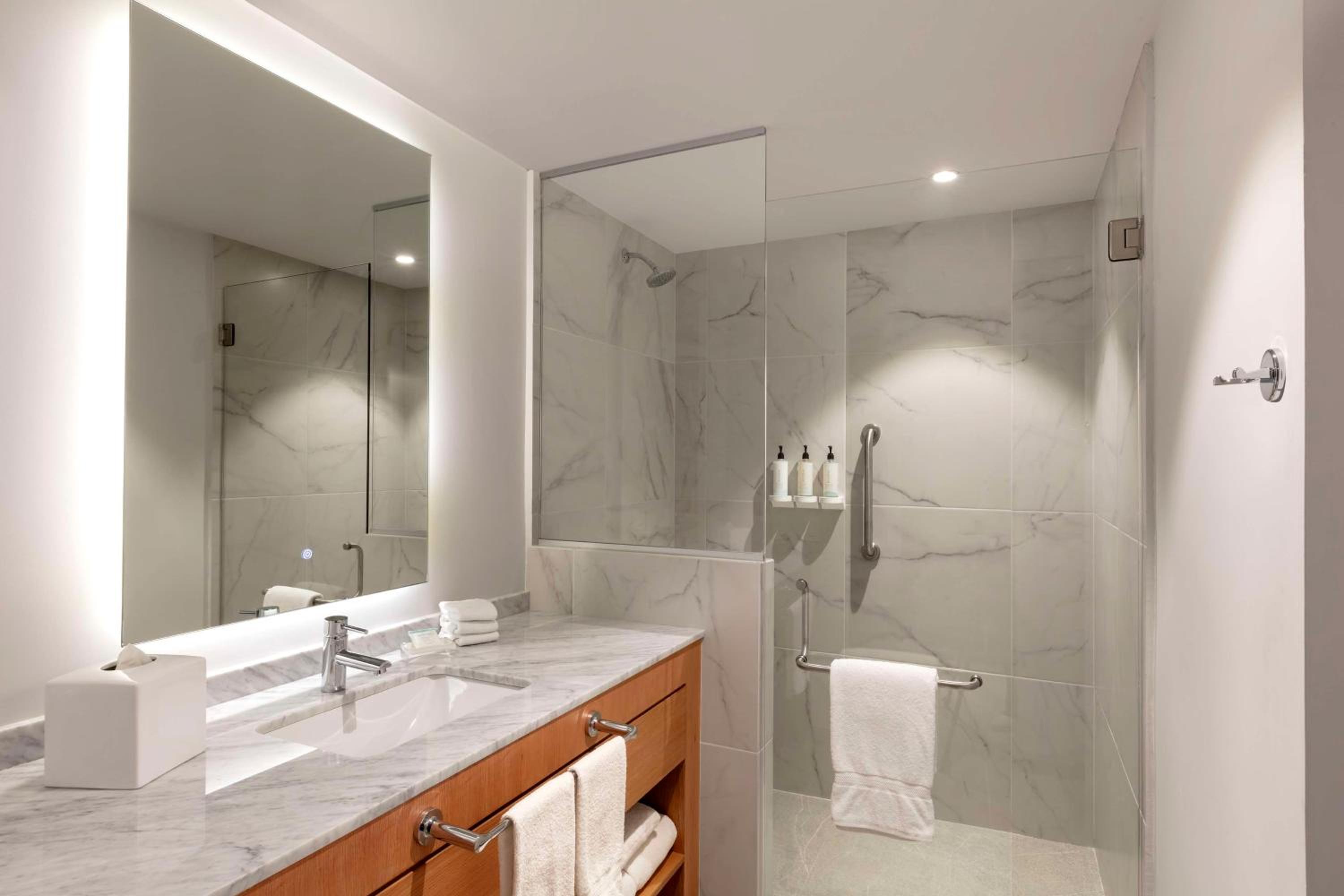 Junior King Suite - Photo 4