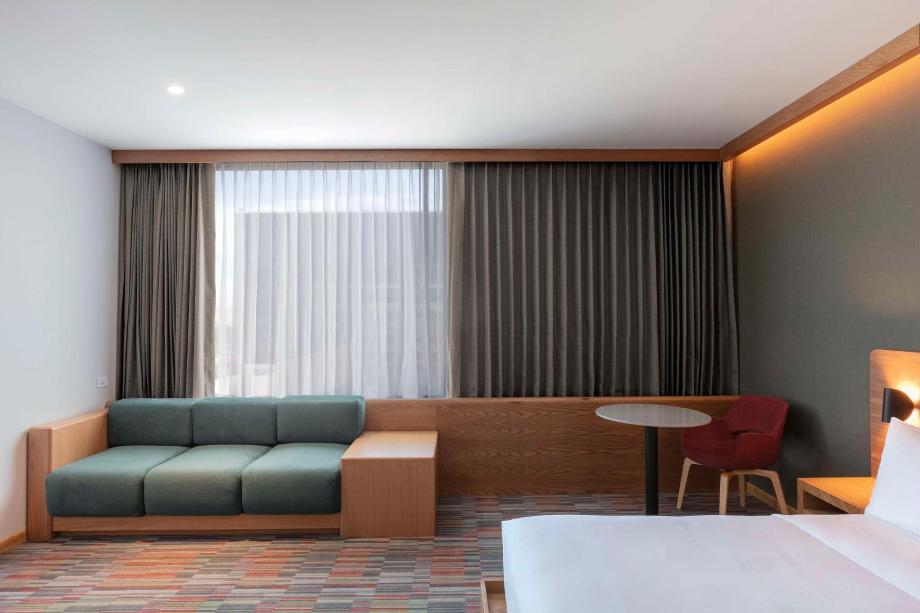 Junior King Suite - Photo 3