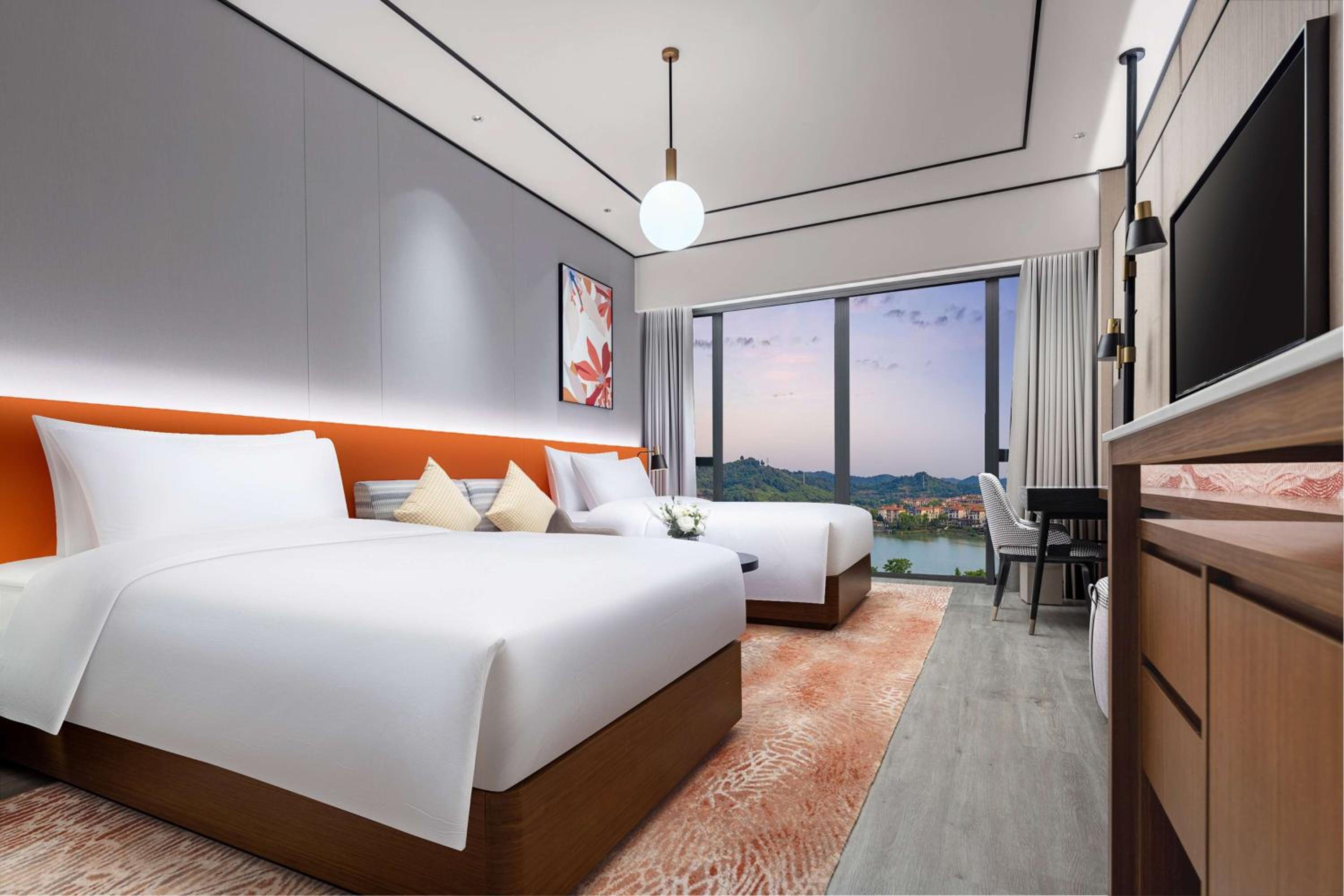 Twin Guest Room with Lake View