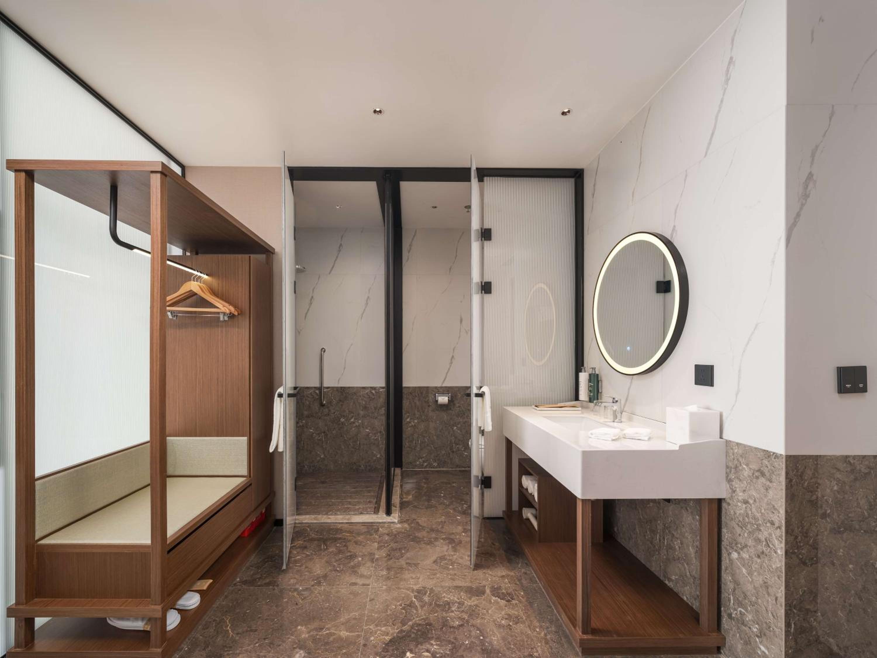 Deluxe Twin Room with River View photo 2
