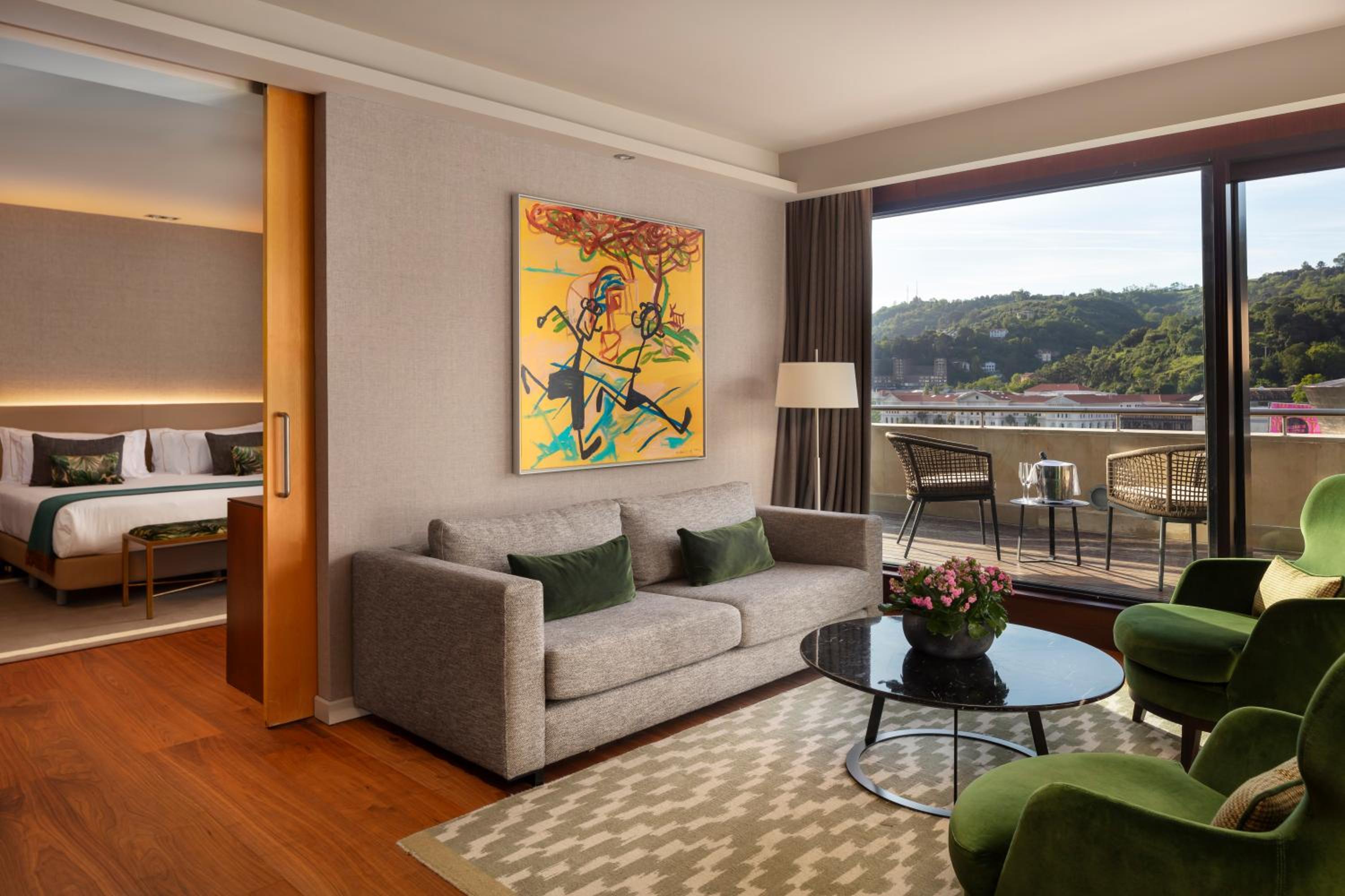 Premium Suite with Terrace - Photo 3