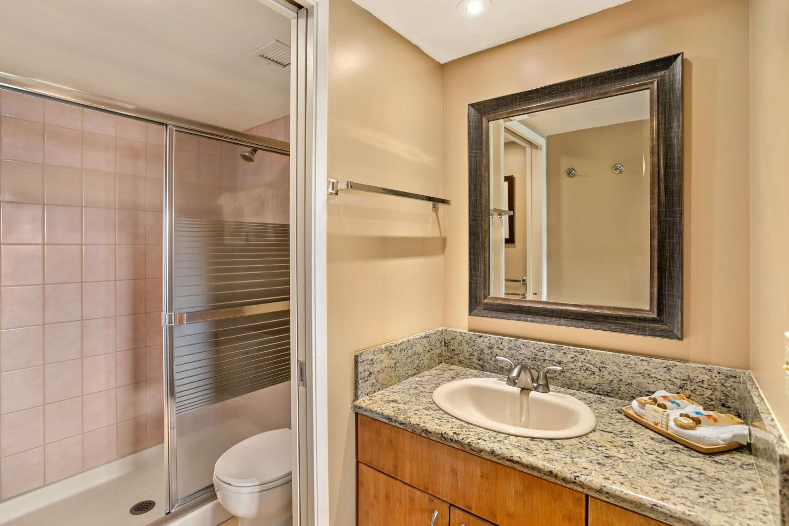 Two-Bedroom Suite with Partial Ocean View - Photo 5