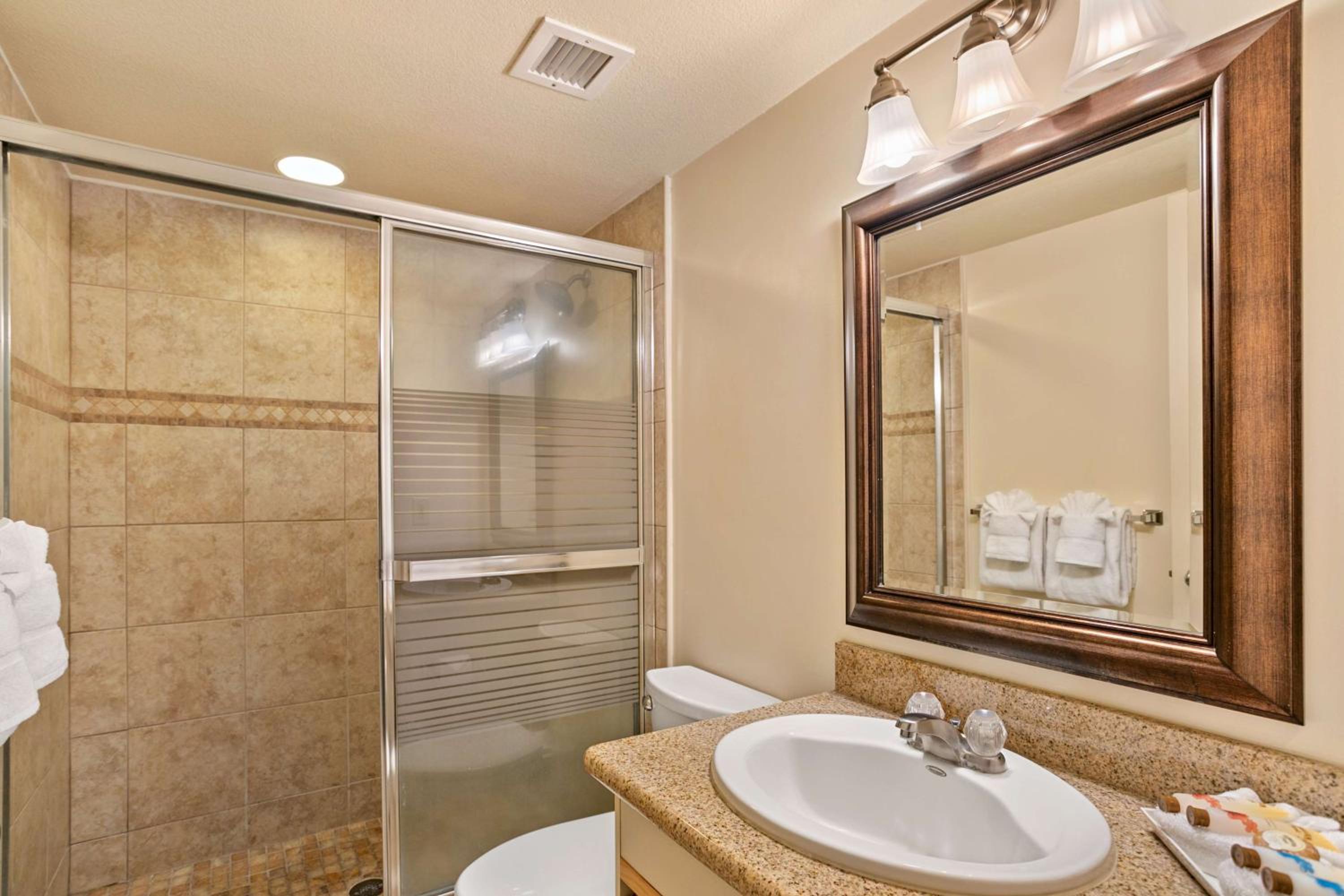 One-Bedroom Suite - Photo 7