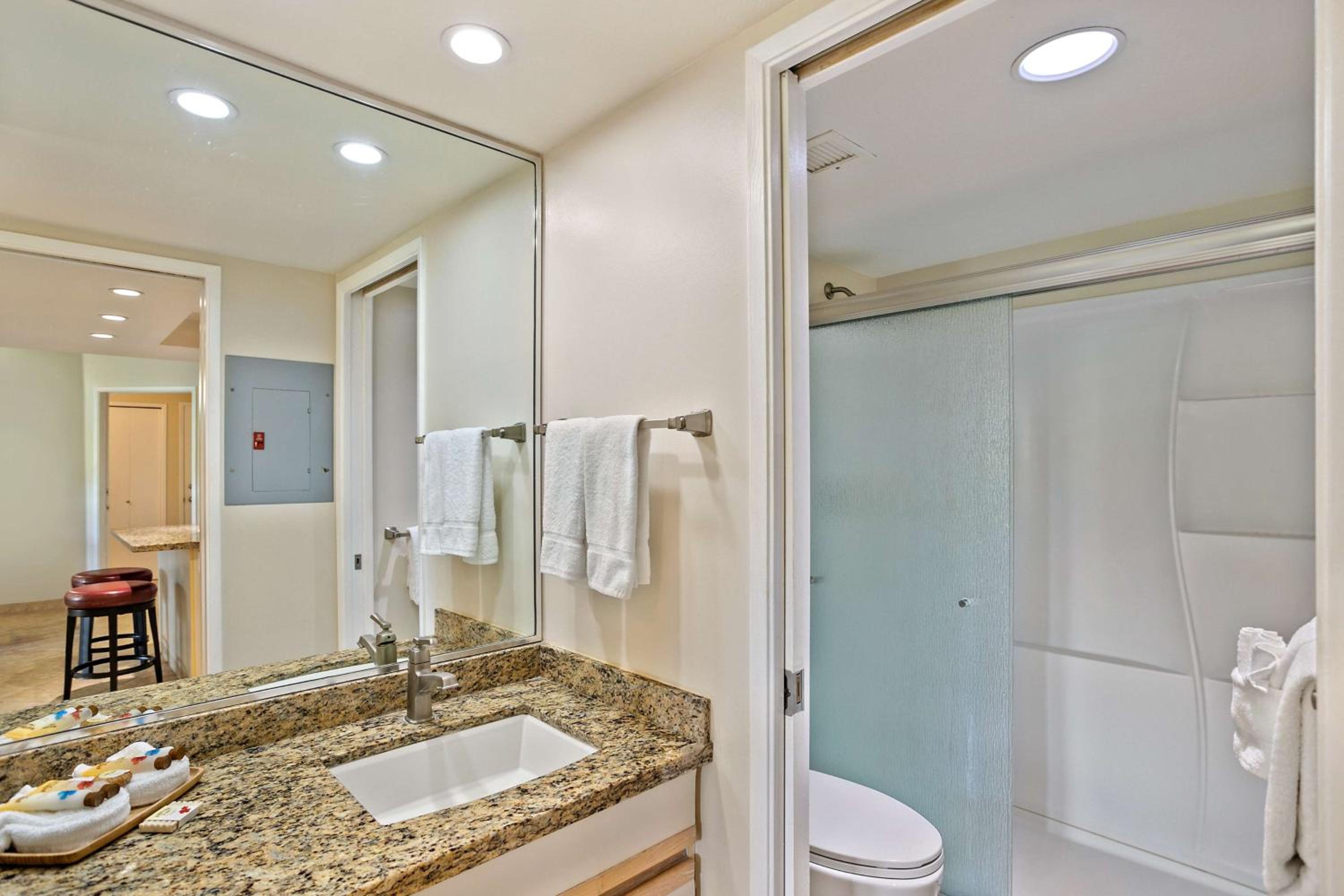 Two-Bedroom Suite - Photo 8