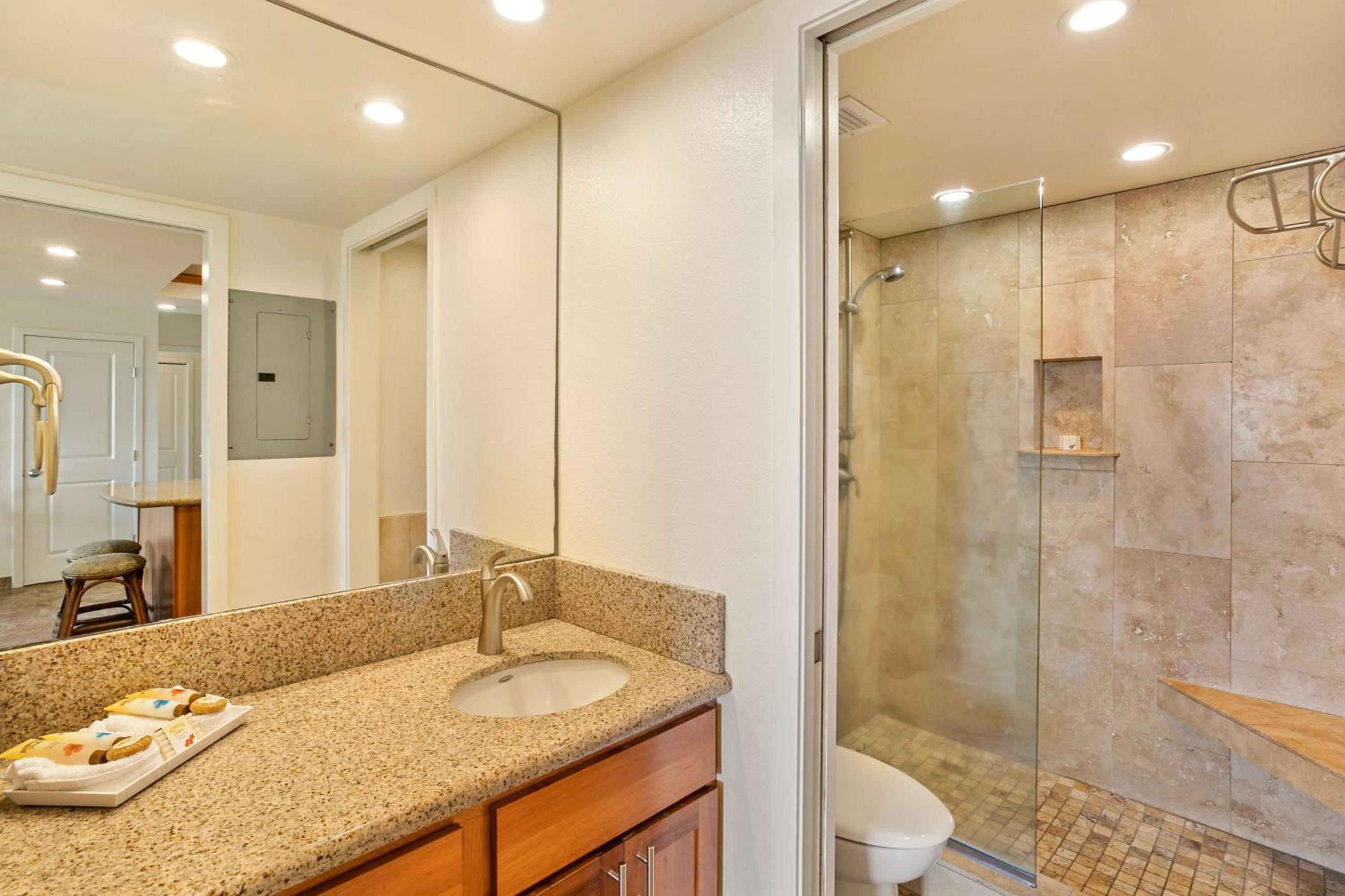 Two-Bedroom Suite - Photo 5