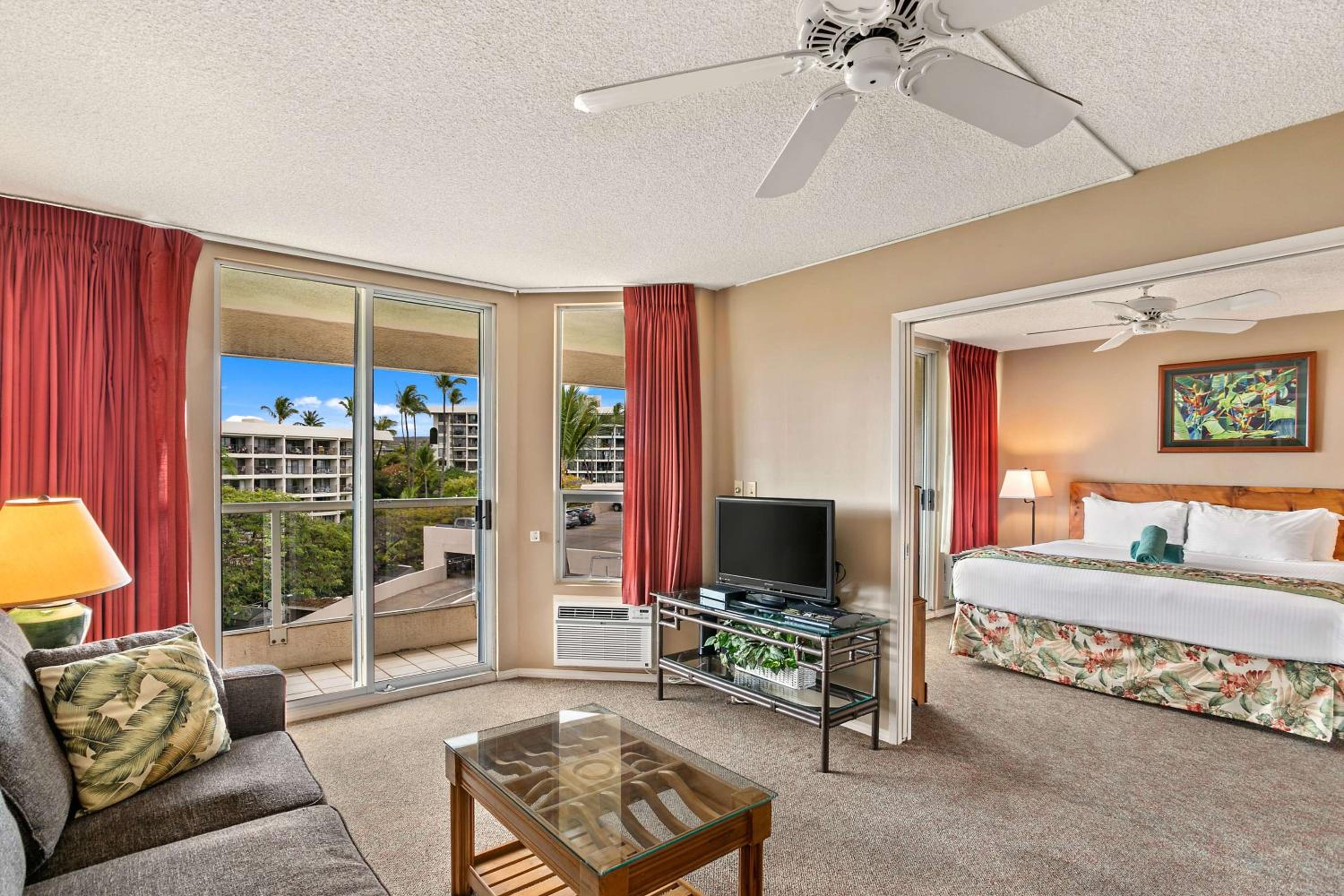 One-Bedroom Suite with Partial Ocean View - Photo 5