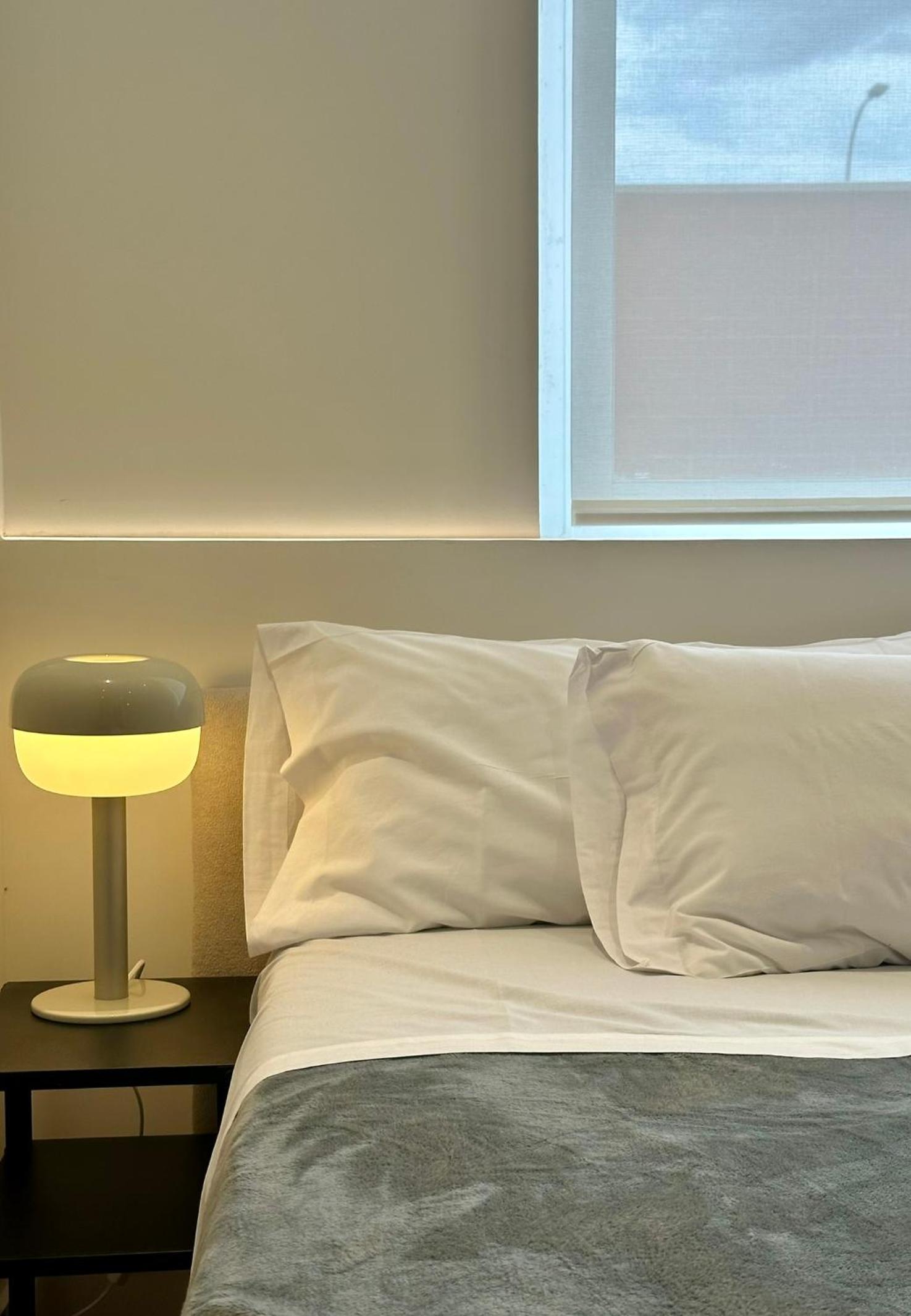 Deluxe One-Bedroom Apartment with City View photo 2