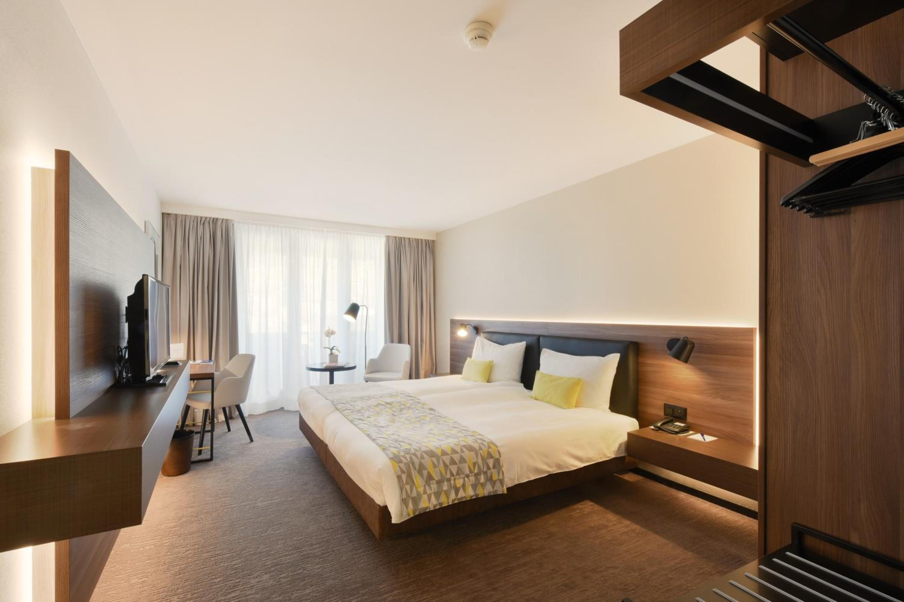 Double Room - Photo 8