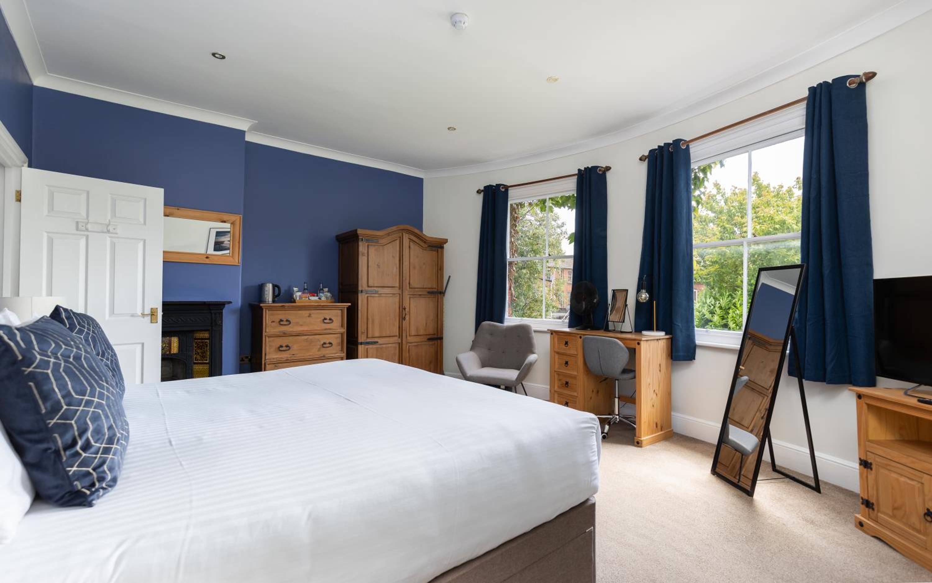 Superior Deluxe Double or Twin Room  - Photo 1