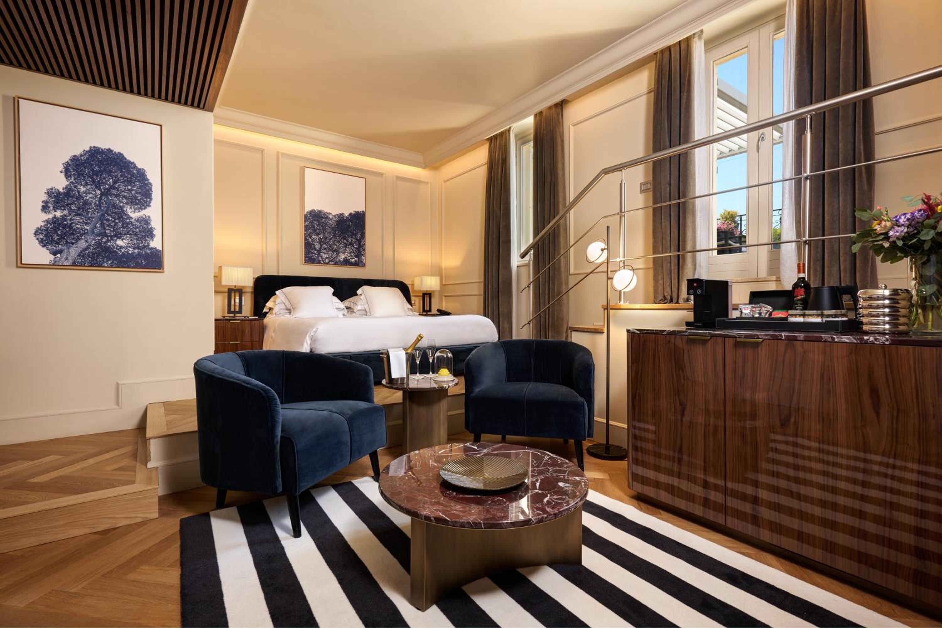 Suite with Spa Access (Non Smoking) thumbnail 6