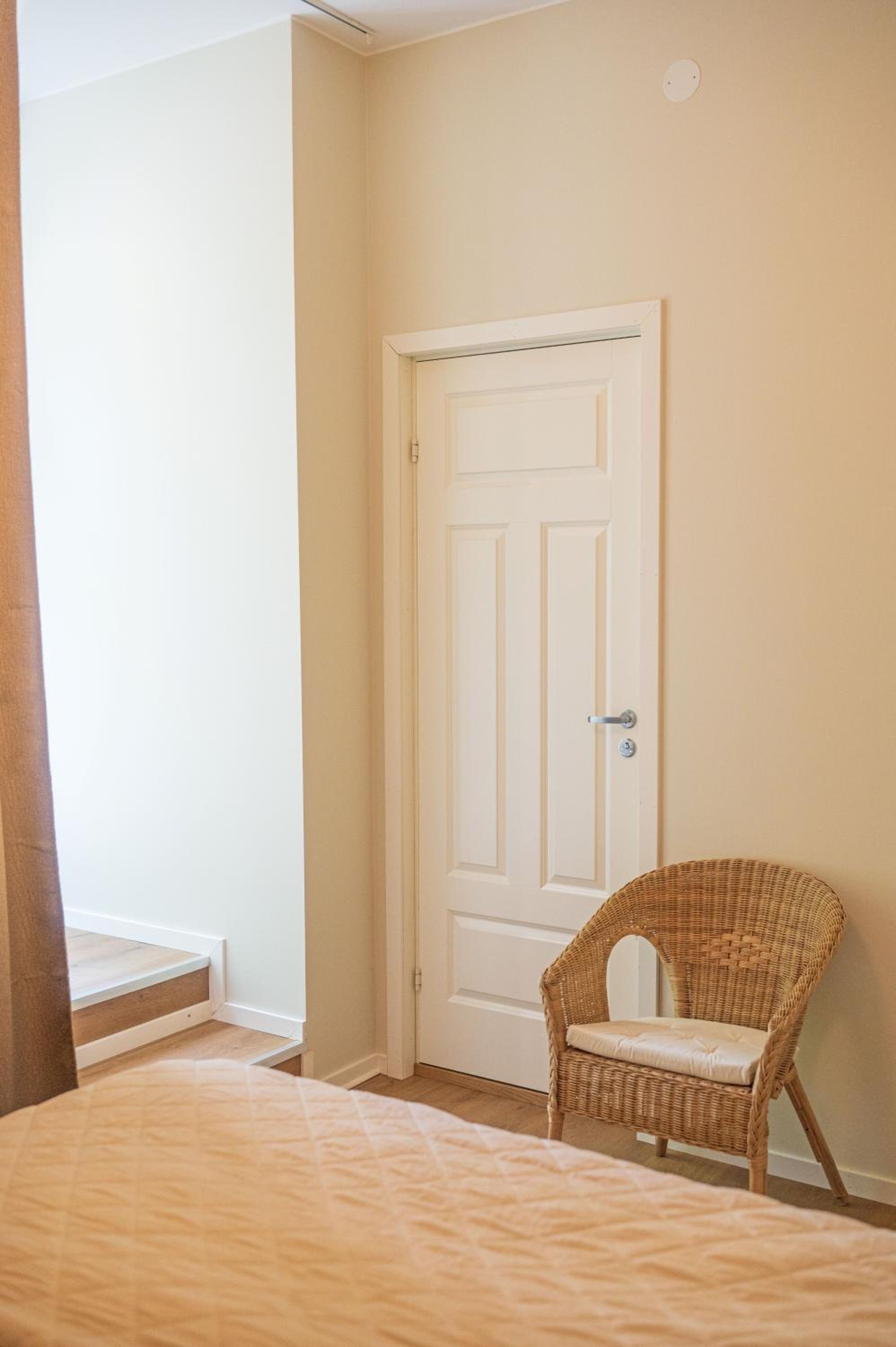 Deluxe Double Room with Side Sea View photo 2
