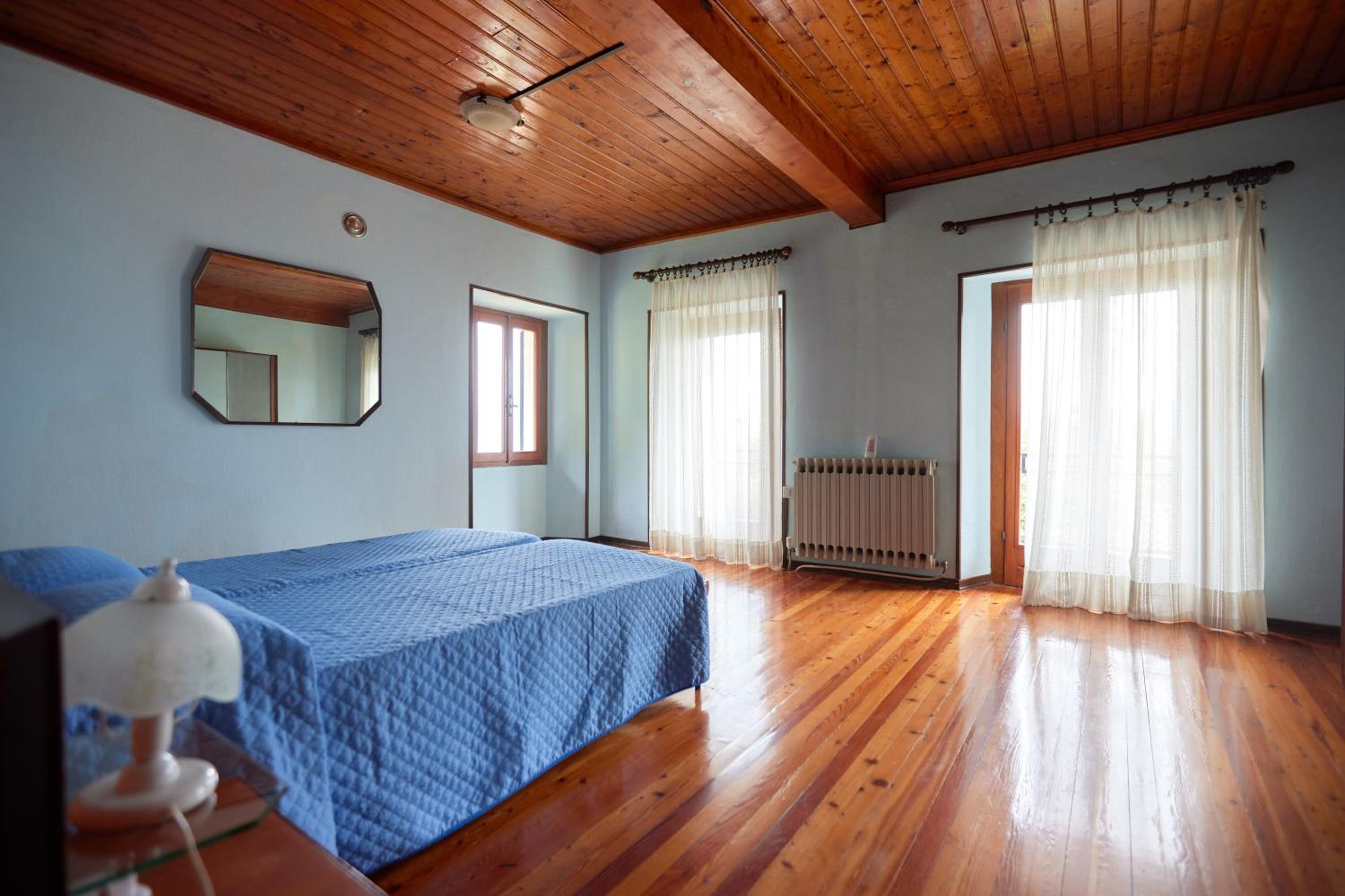 Villa photo 2