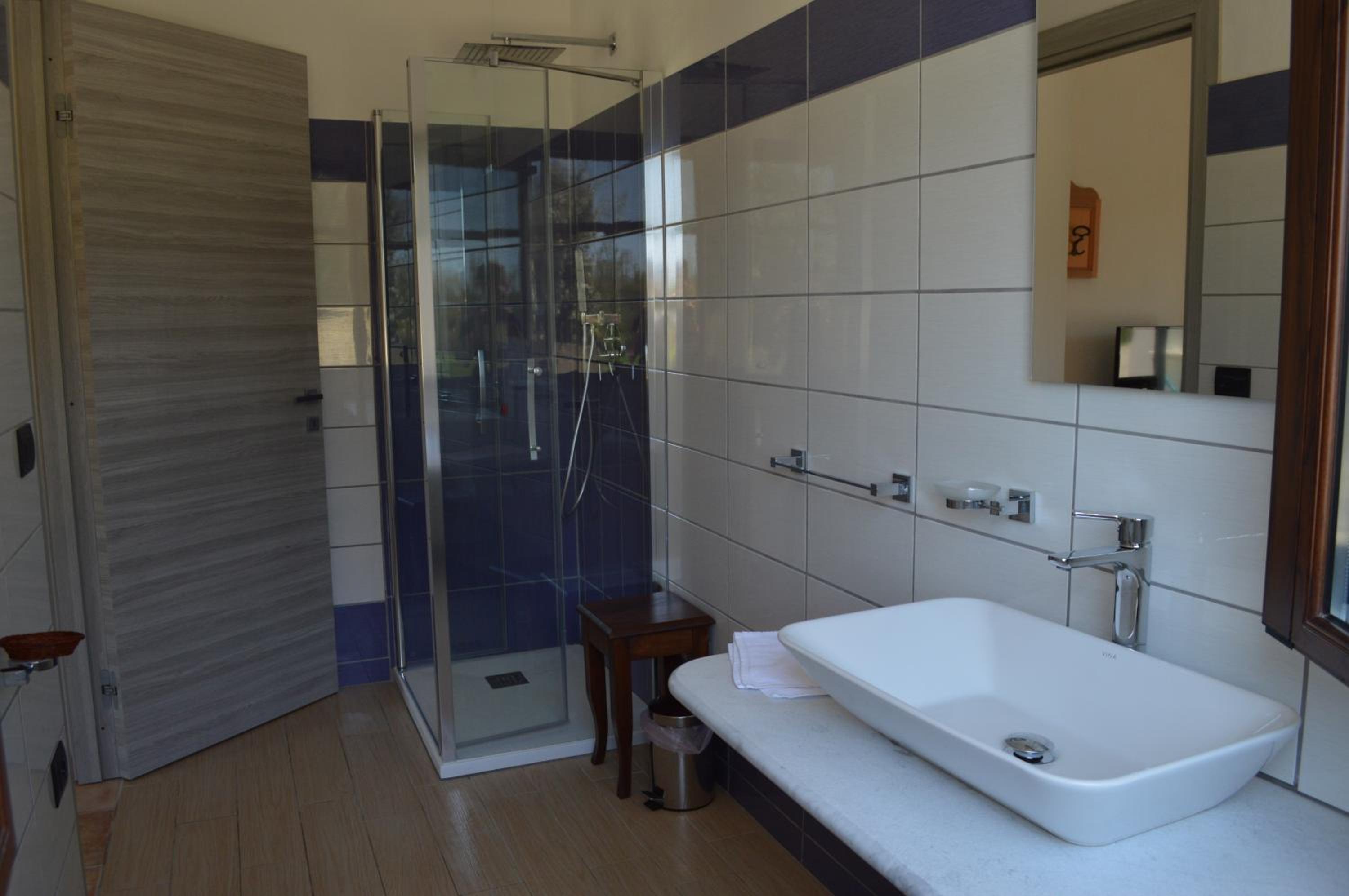 Double Room - Photo 4