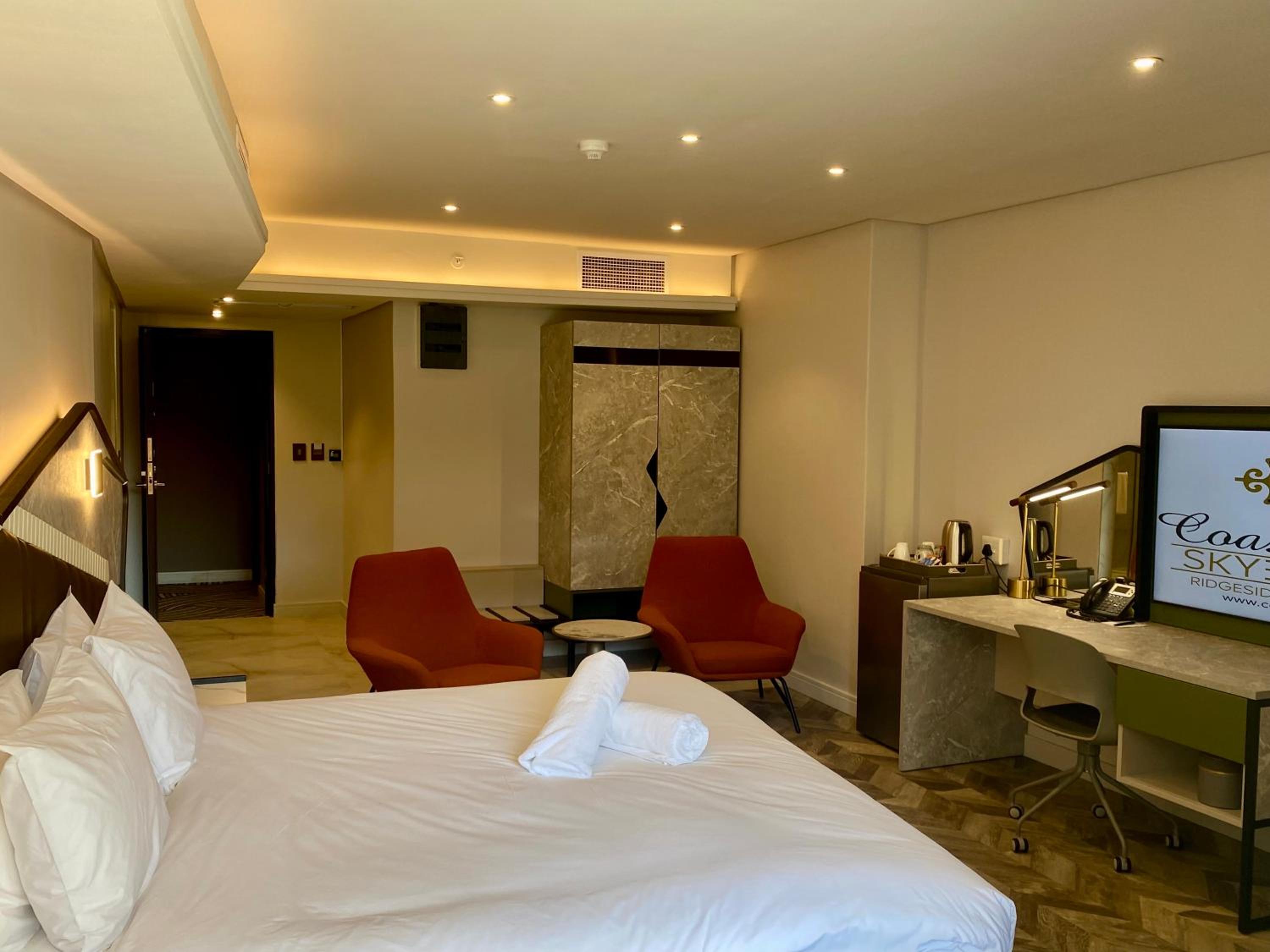 Deluxe Double or Twin Room with Balcony - Photo 2
