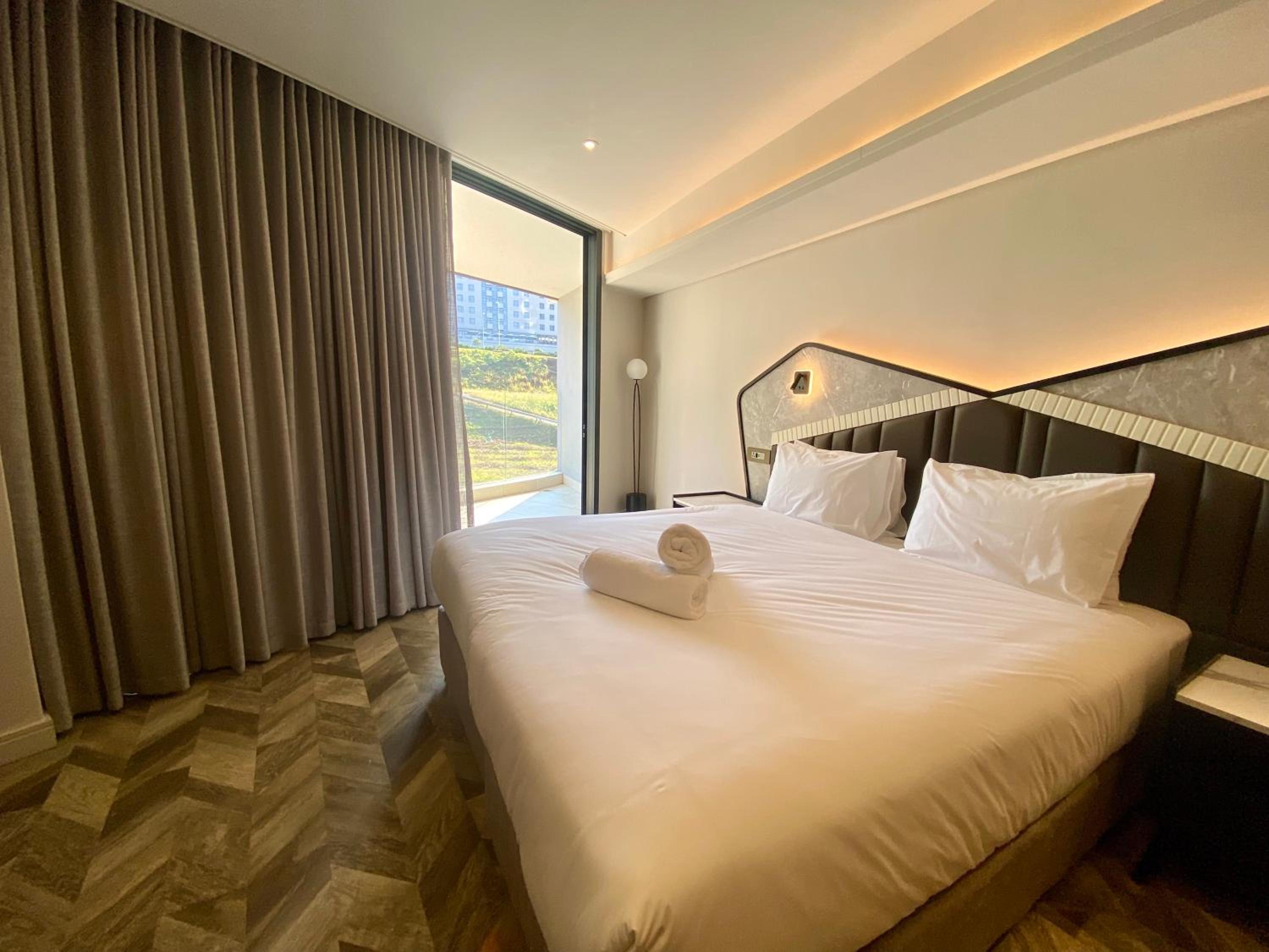 Deluxe Double or Twin Room with Balcony - Photo 17