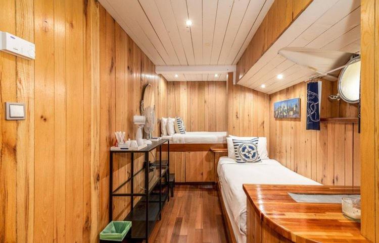 Twin Room with Private Bathroom photo 1