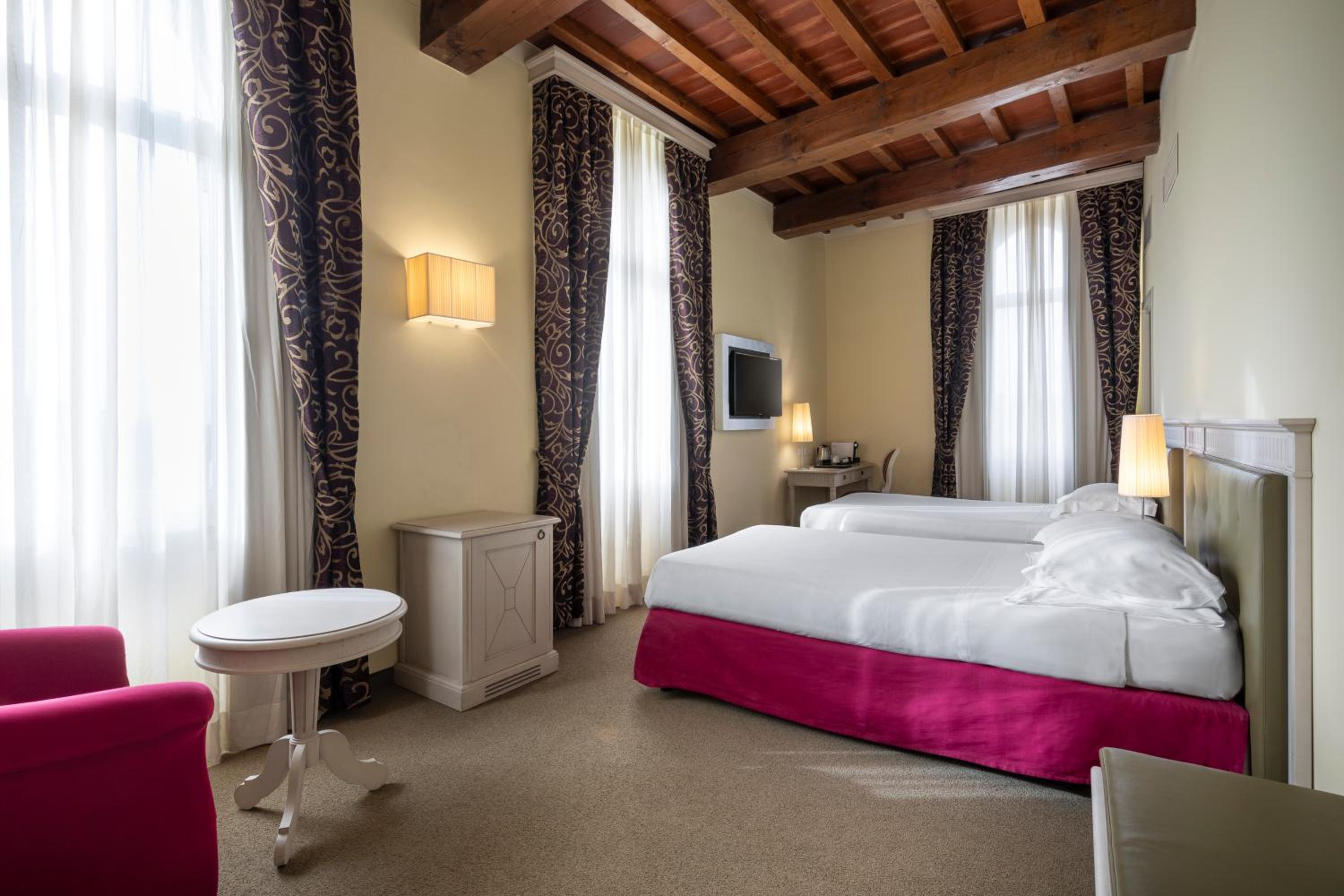Superior Double Room - Photo 2