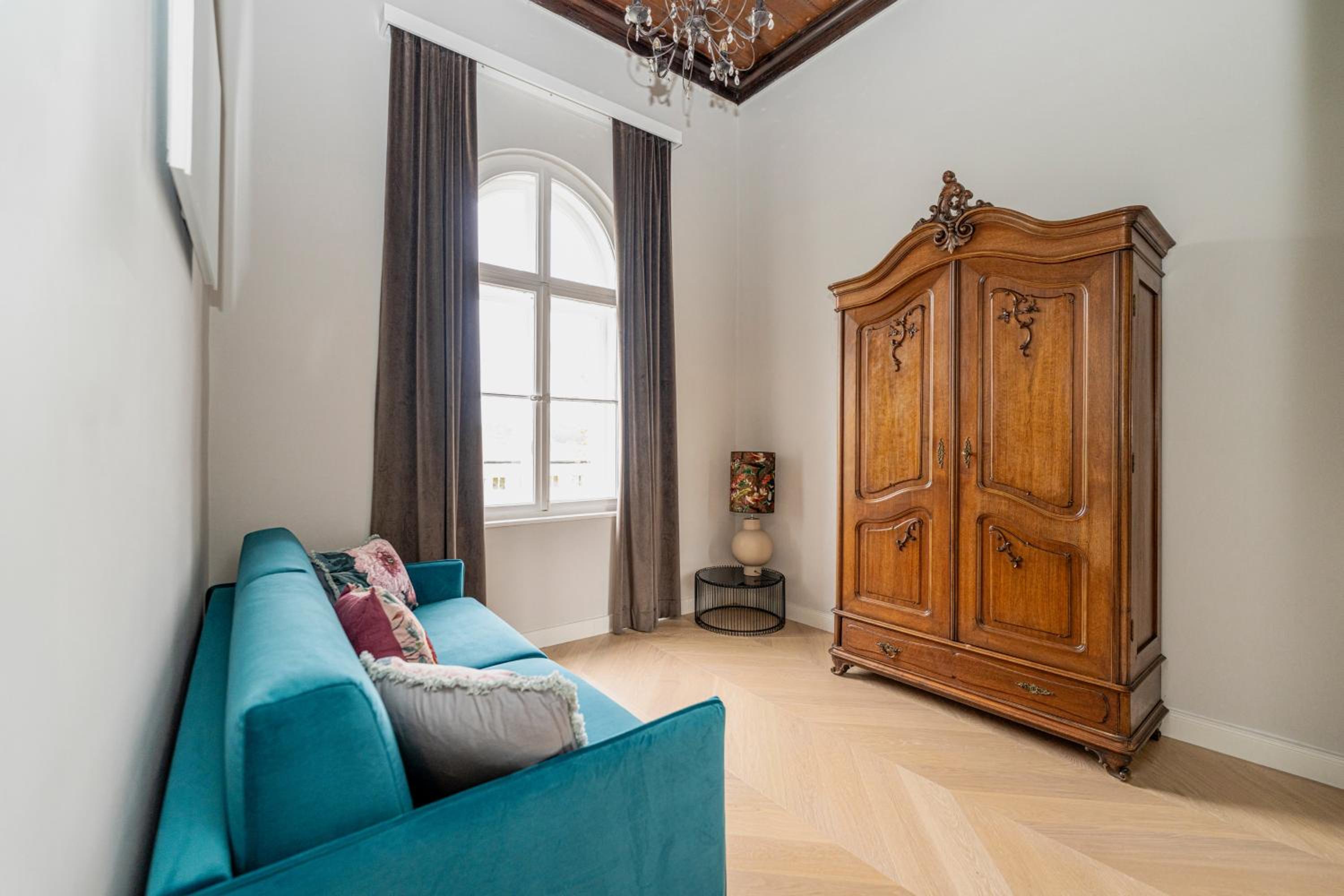 Suite - Photo 2