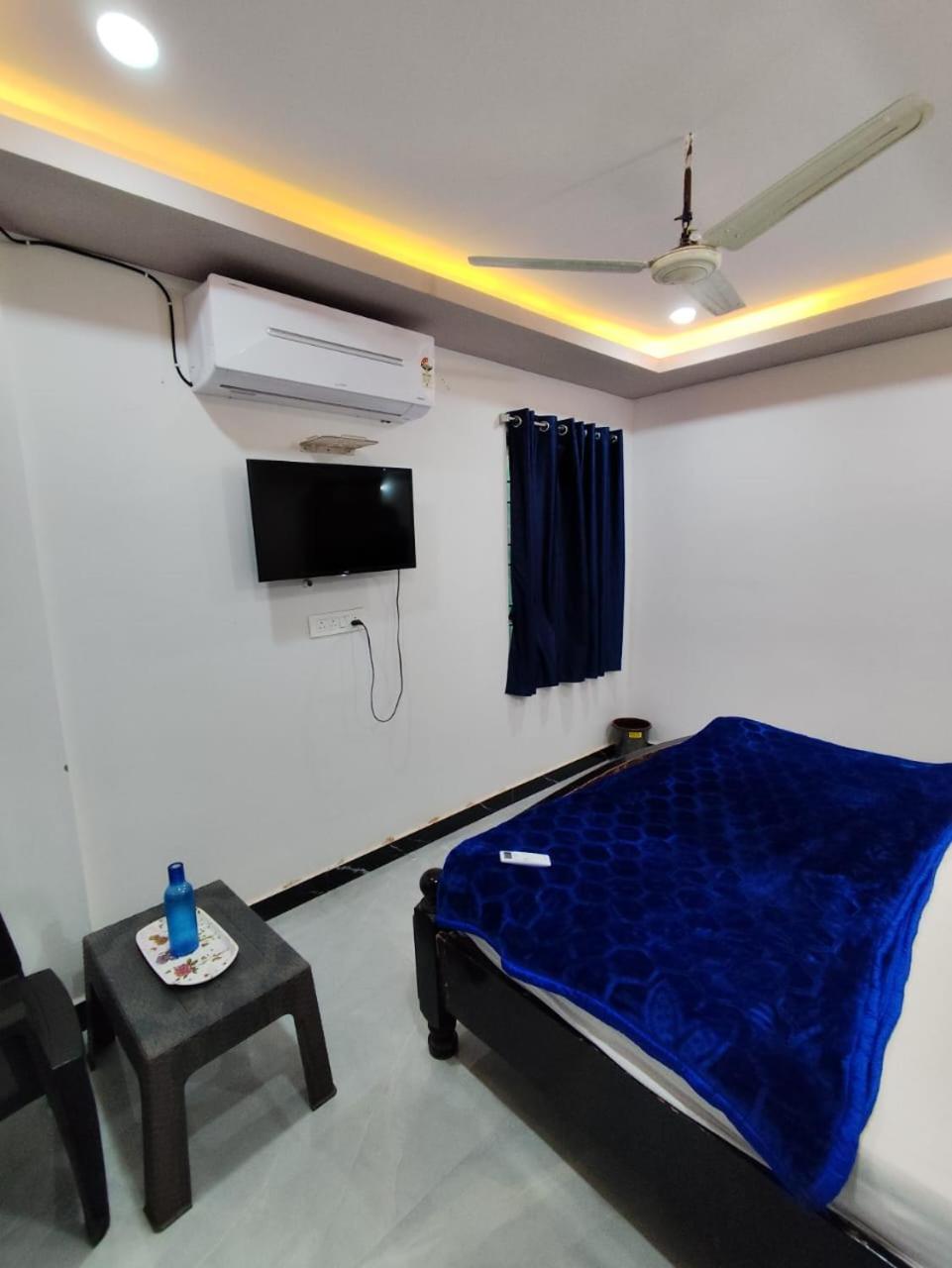 Standard Double Room with Fan photo 3