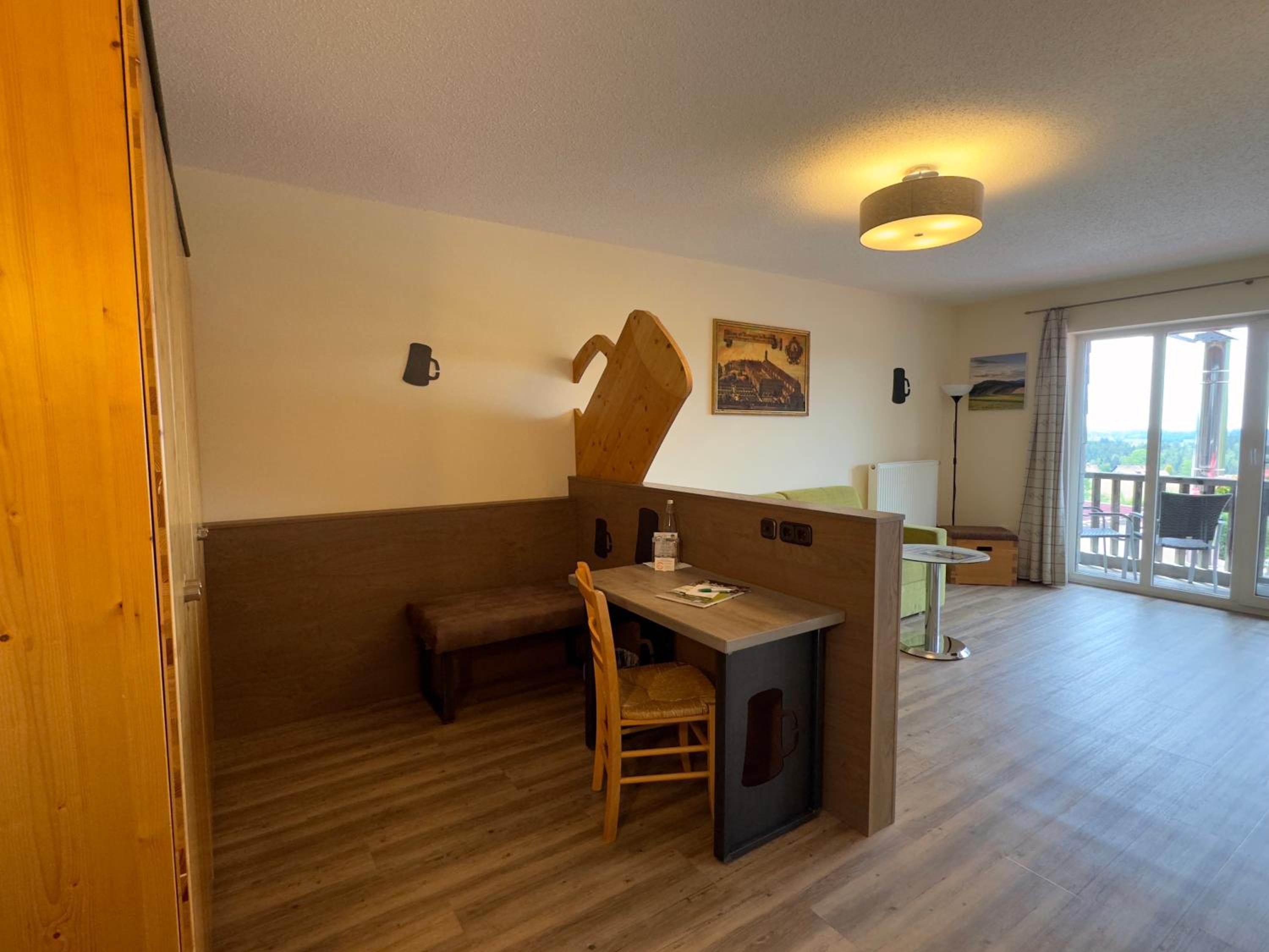 Apartment with Balcony photo 3