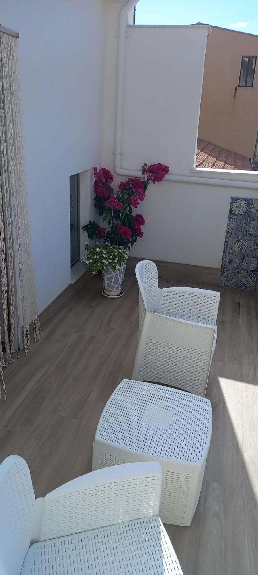 Apartment with Sea View - Photo 9