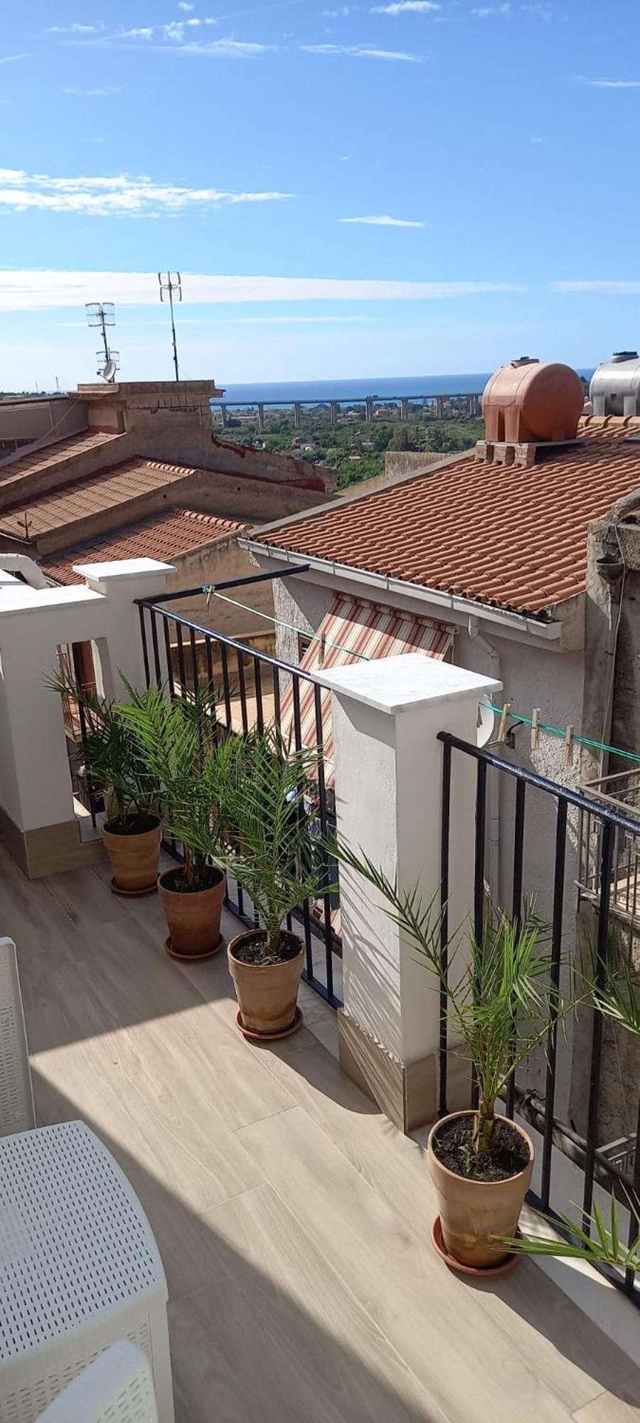 Apartment with Sea View - Photo 8