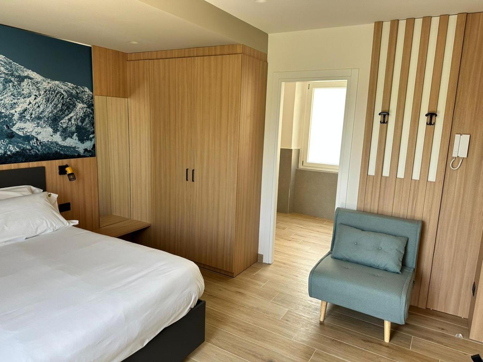 Triple Room with Private Bathroom photo 2
