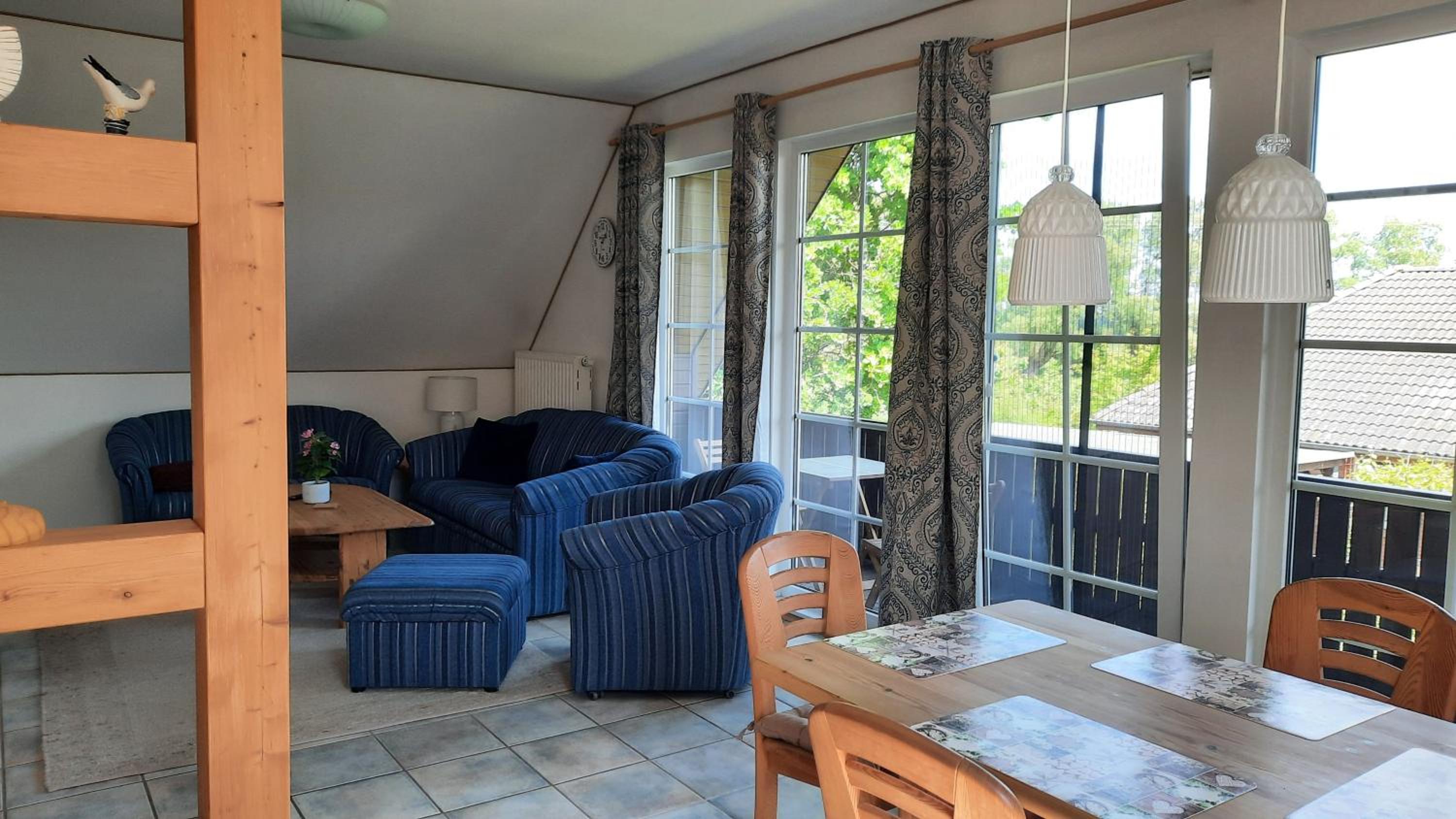 Two-Bedroom Apartment with Balcony photo 2