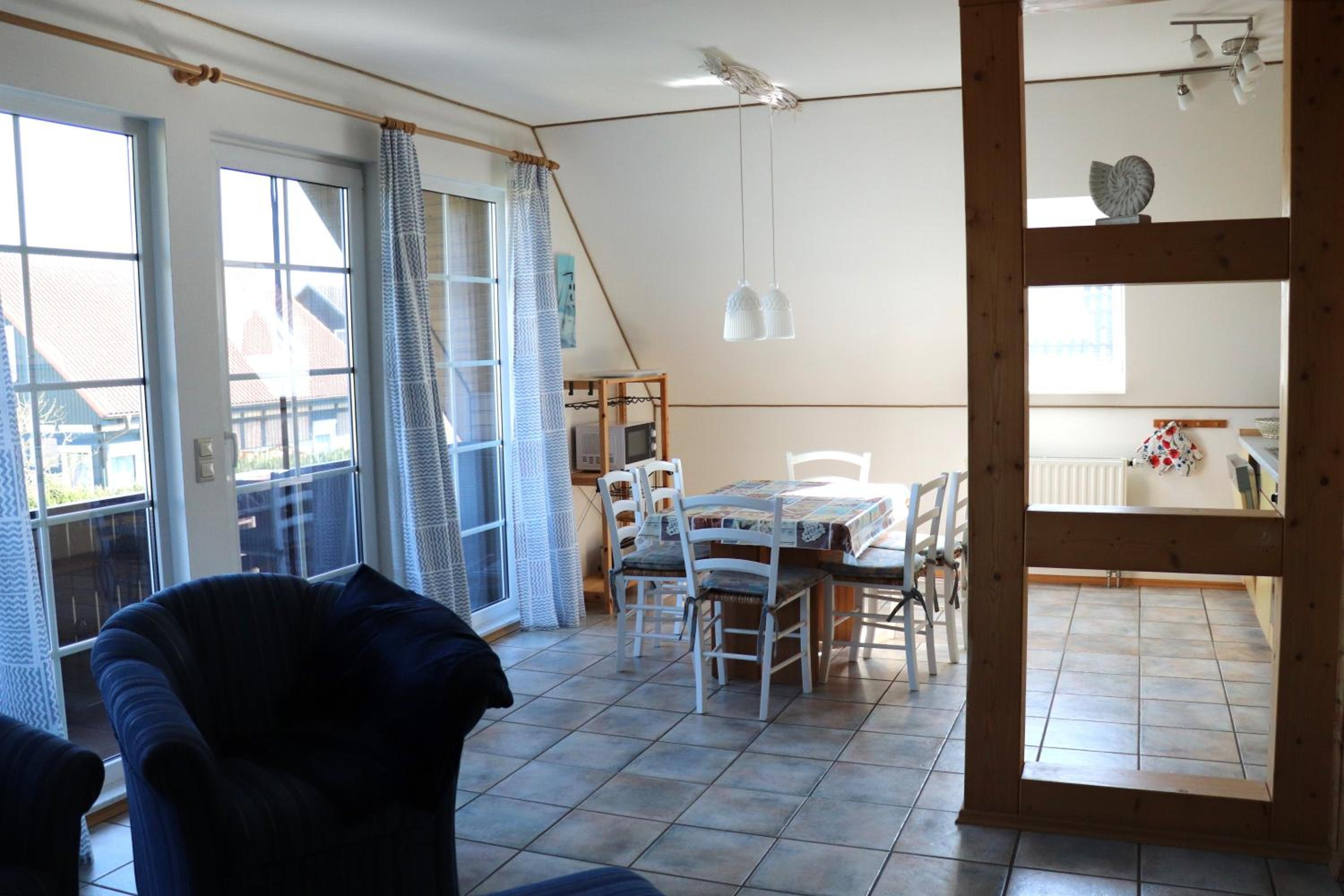 Two-Bedroom Apartment with Balcony photo 3