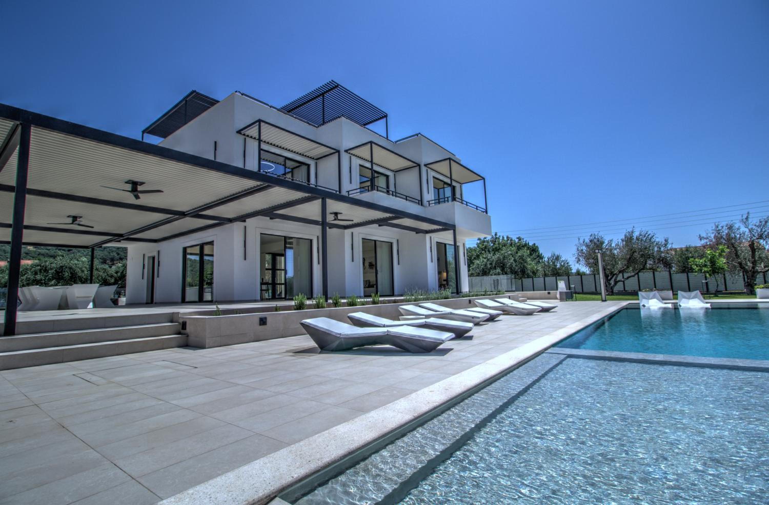 Villa With Private Pool photo 3