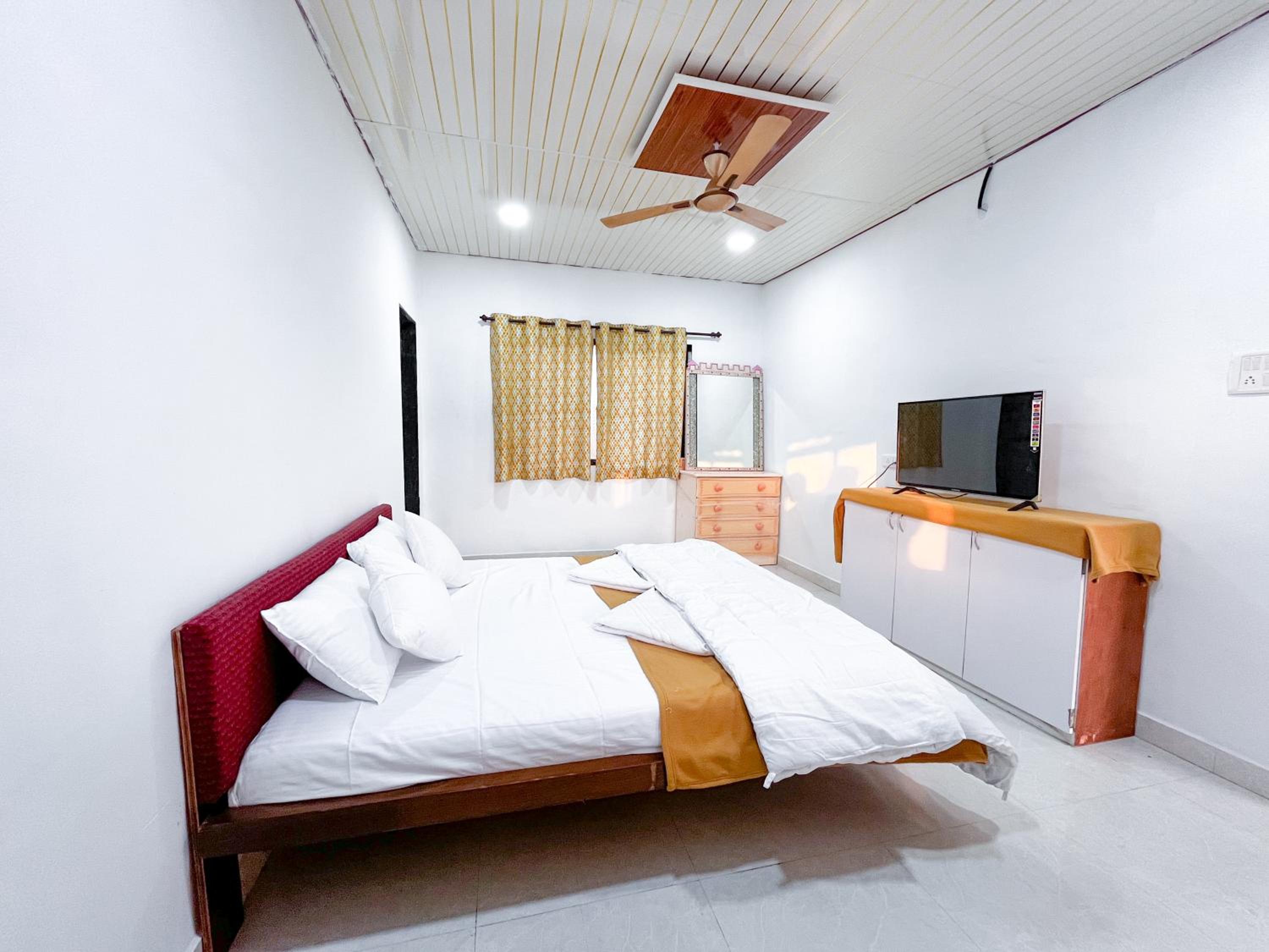 Three-Bedroom Villa photo 2