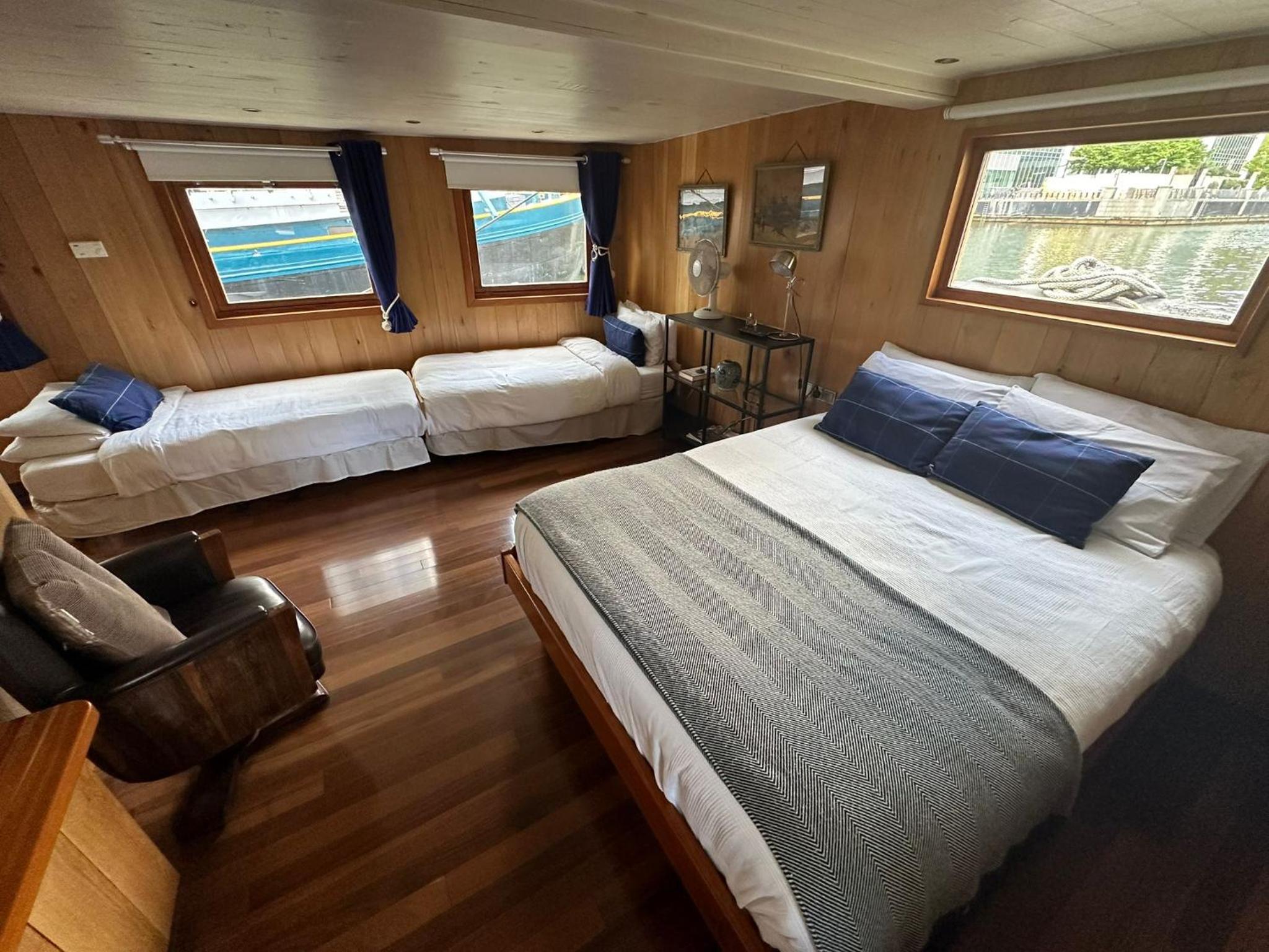 Deluxe Family Suite photo 2