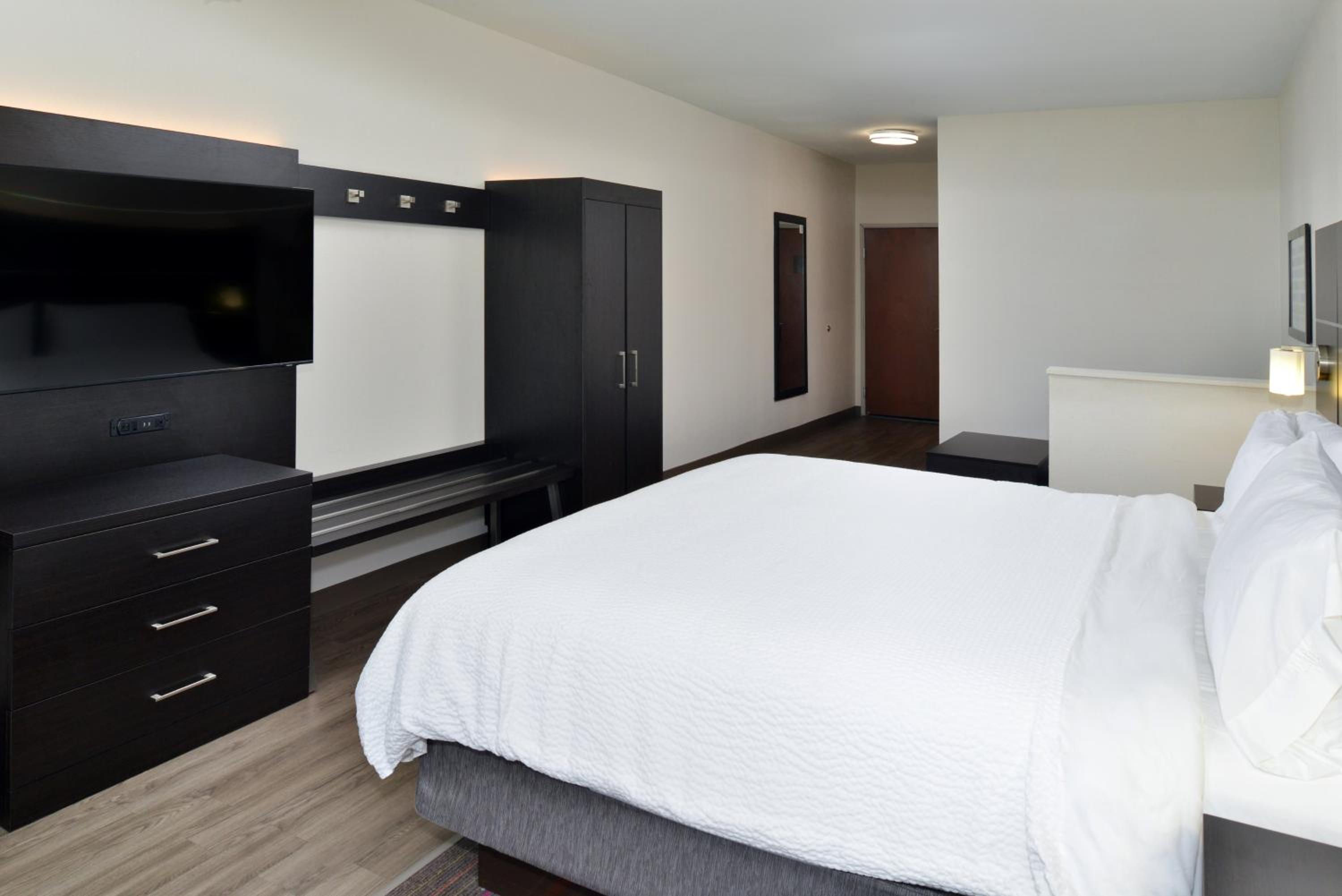 King Suite - Photo 5