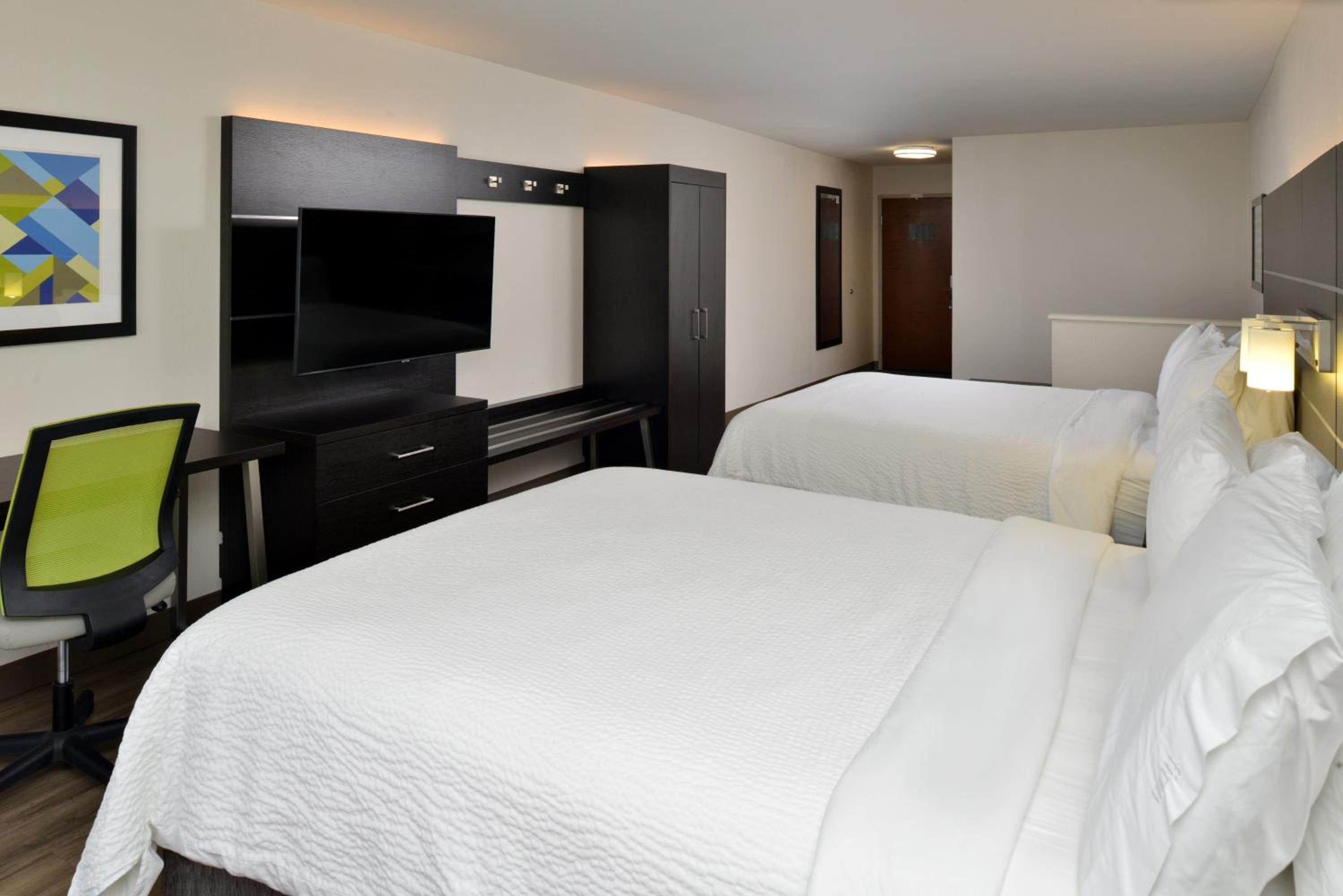 Double Suite with Two Double Beds - Non-Smoking - Photo 5