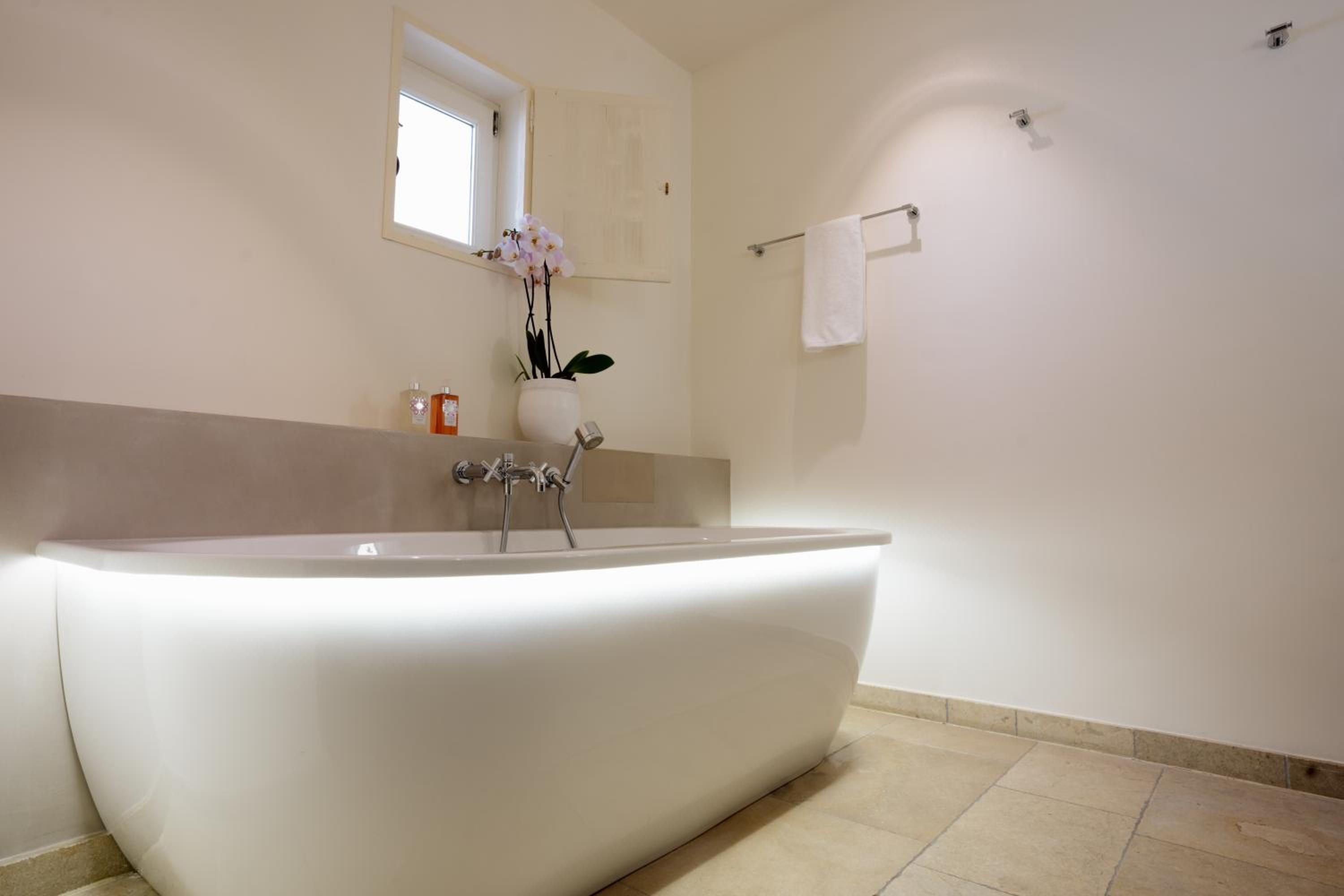 Junior Suite with Garden View - Photo 3