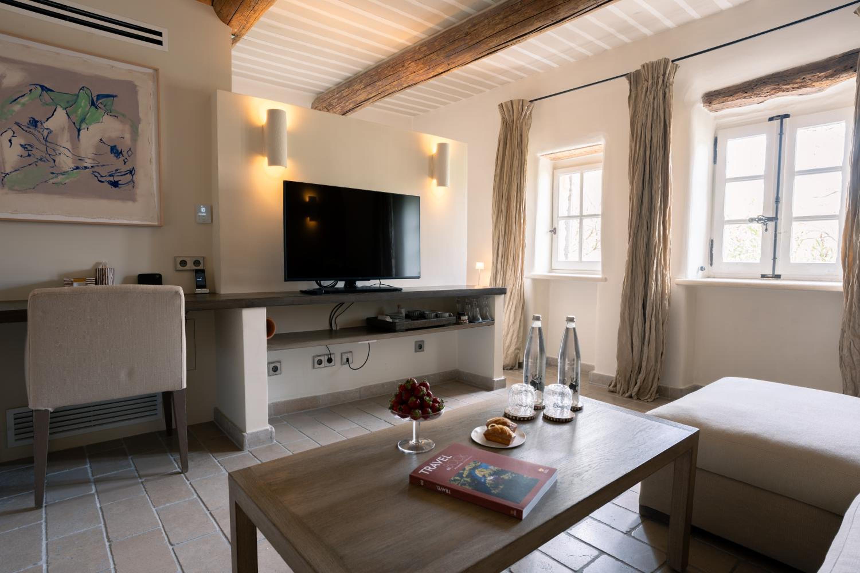 Suite - Photo 4