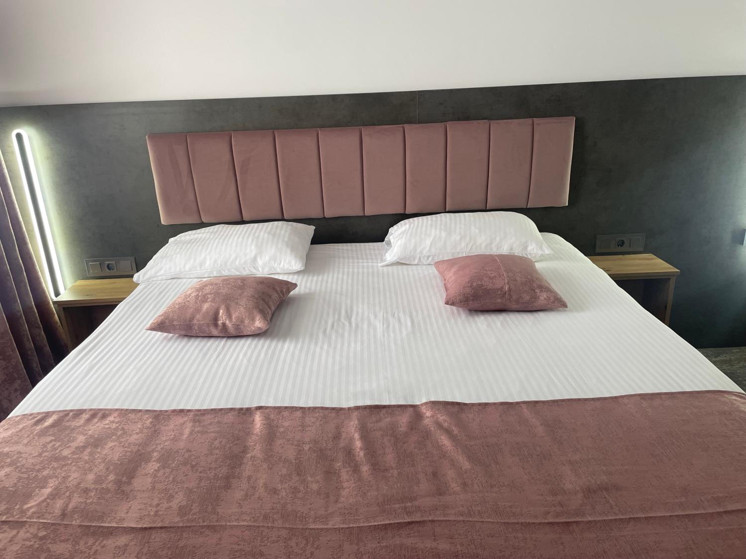 Double or Twin Room photo 3