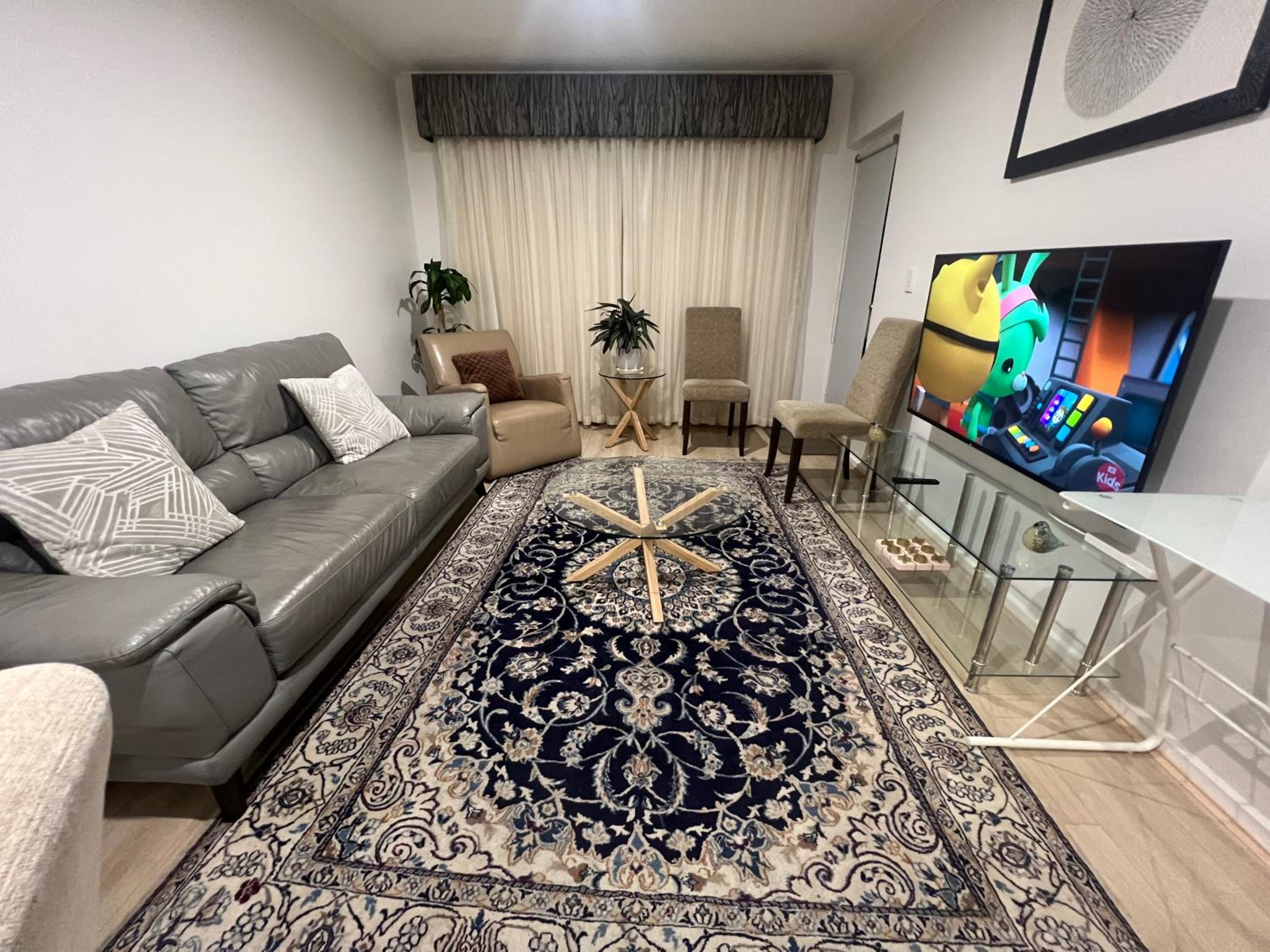 Three-Bedroom Apartment photo 1
