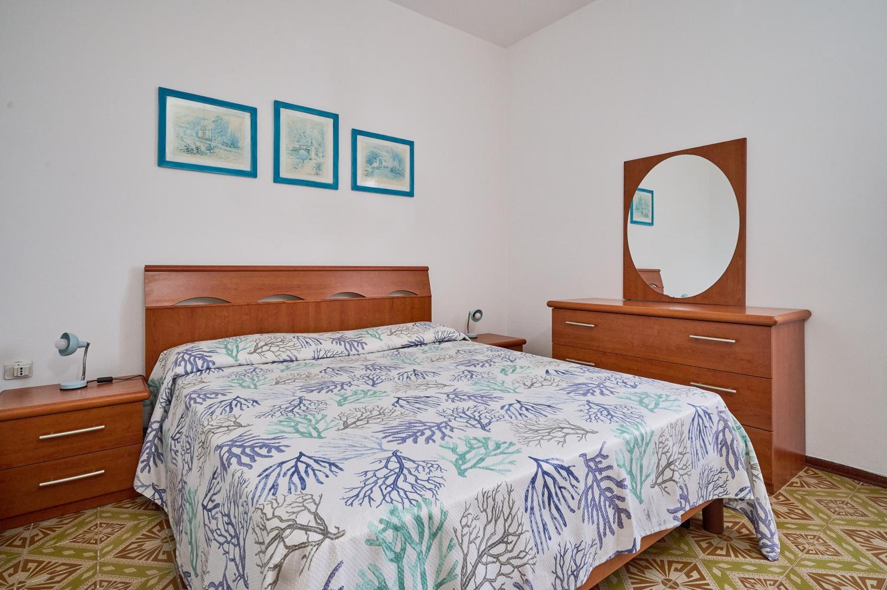 Superior One-Bedroom Apartment