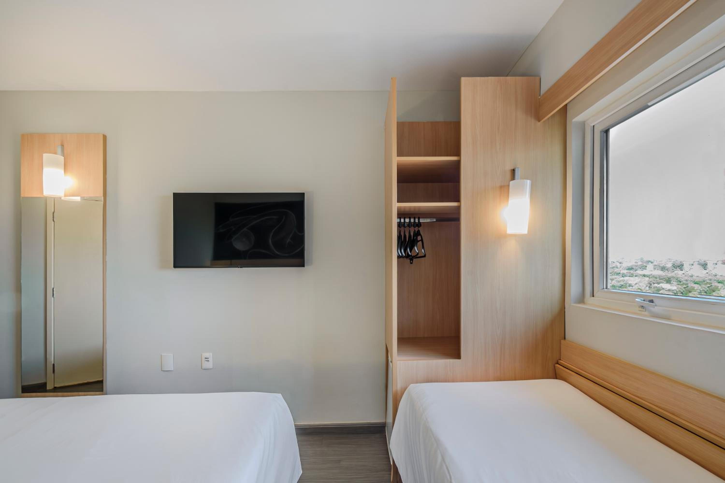Standard Room with Double and Single Bed photo 2