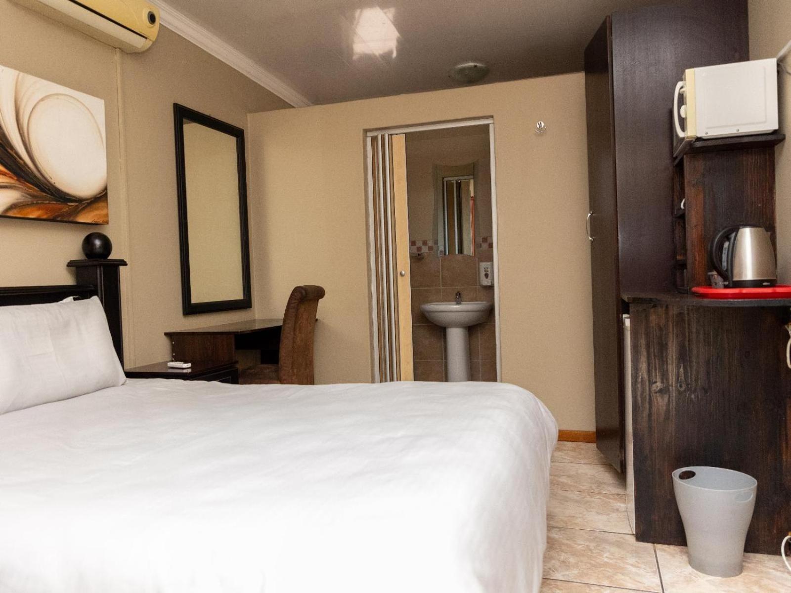 Deluxe Queen Room - Photo 3